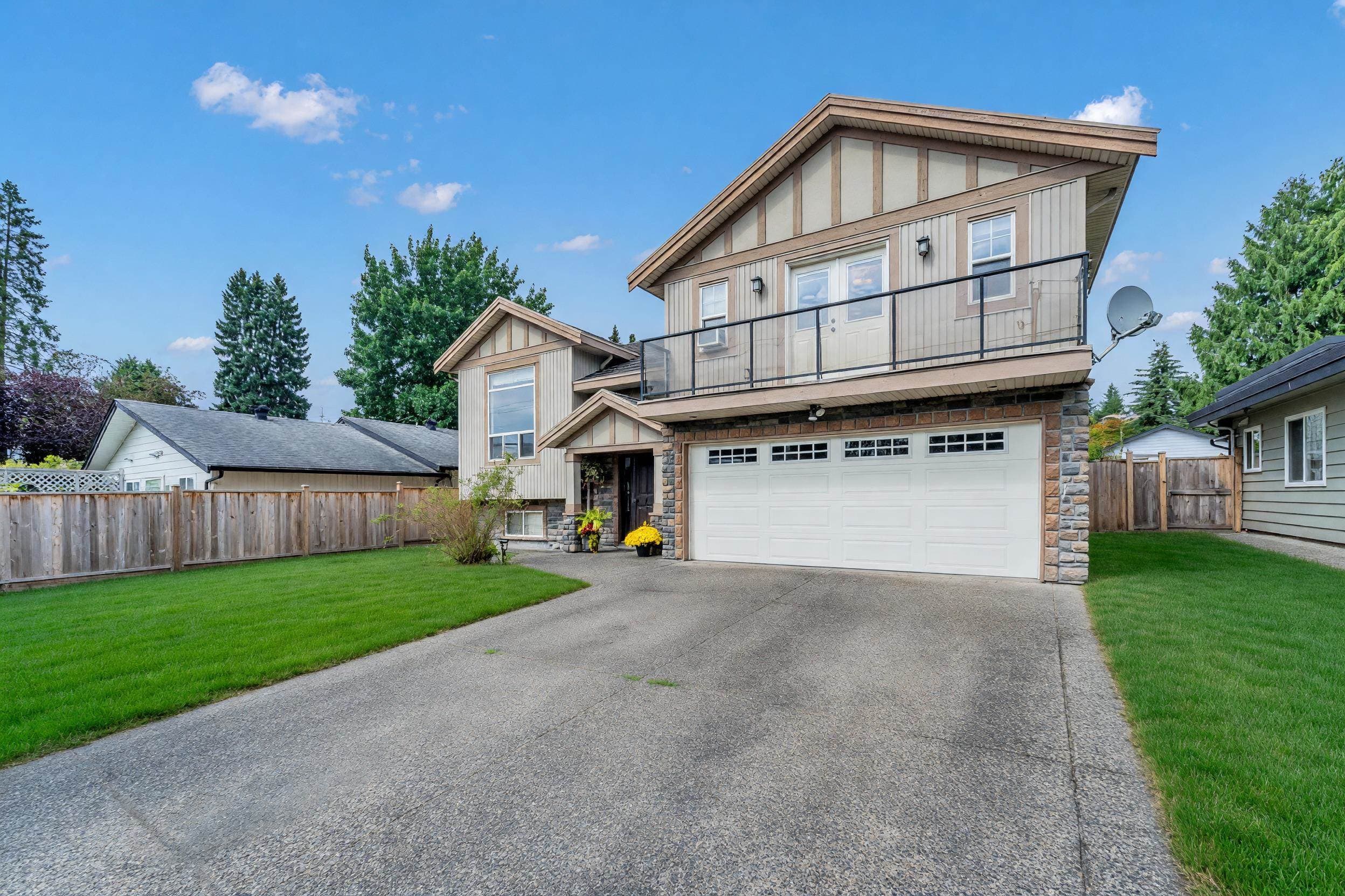 5325 Gilpin Street, Burnaby, V5G 2H8 — photo 2