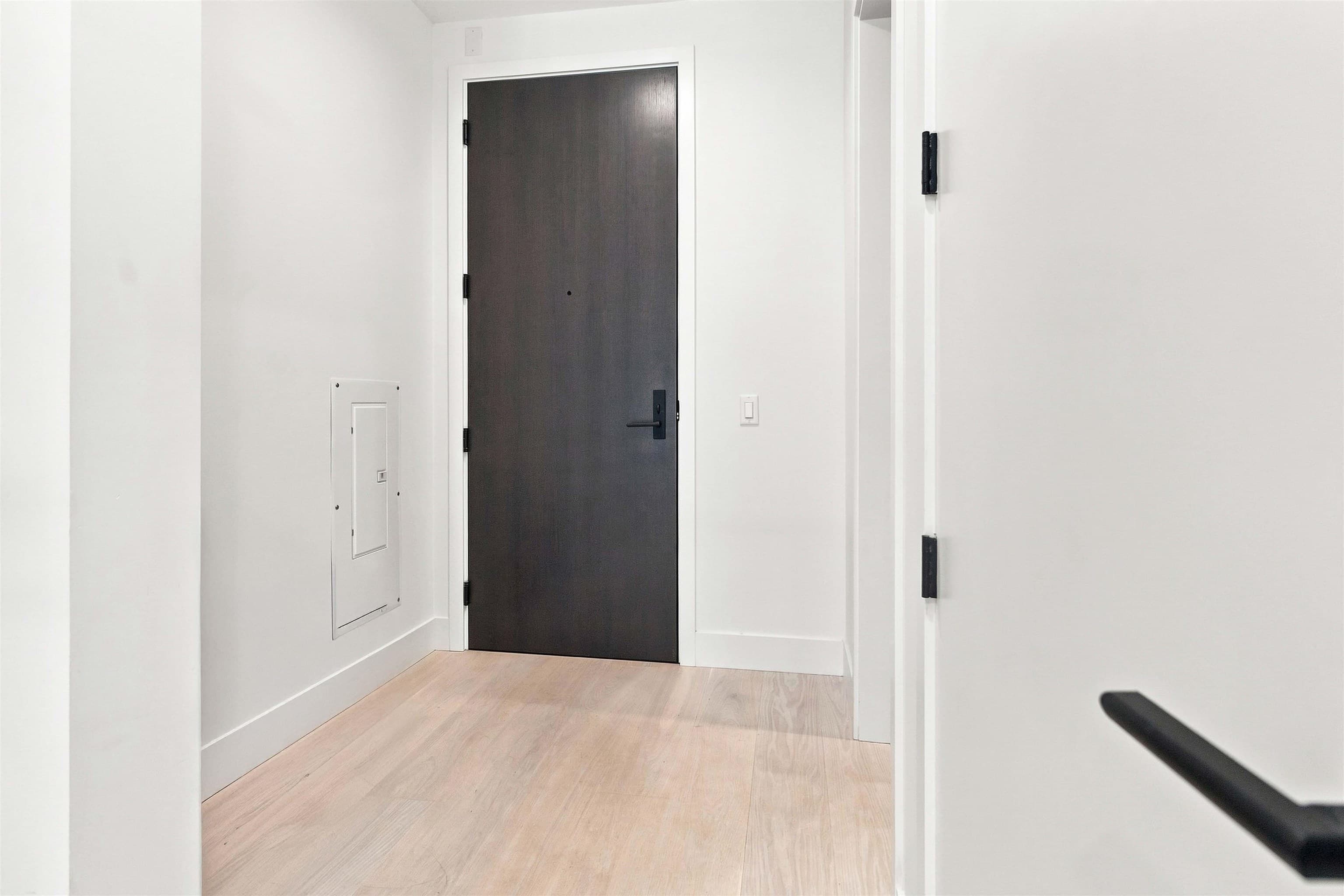 318 - 300 Salter Street, New Westminster, V3M 0L9 — photo 3