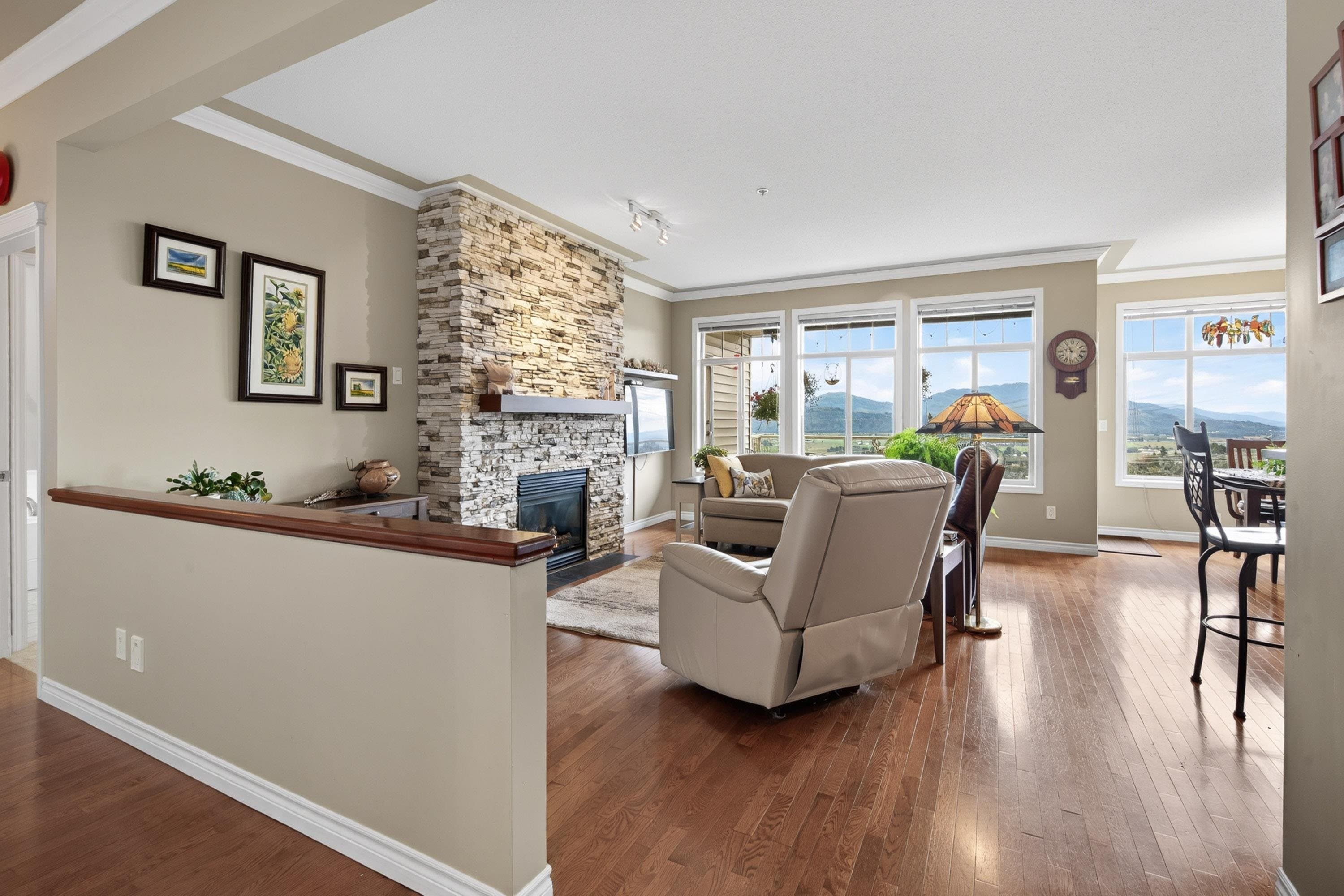 21 - 2842 Whatcom Road, Abbotsford, V3G 3B8 — photo 5