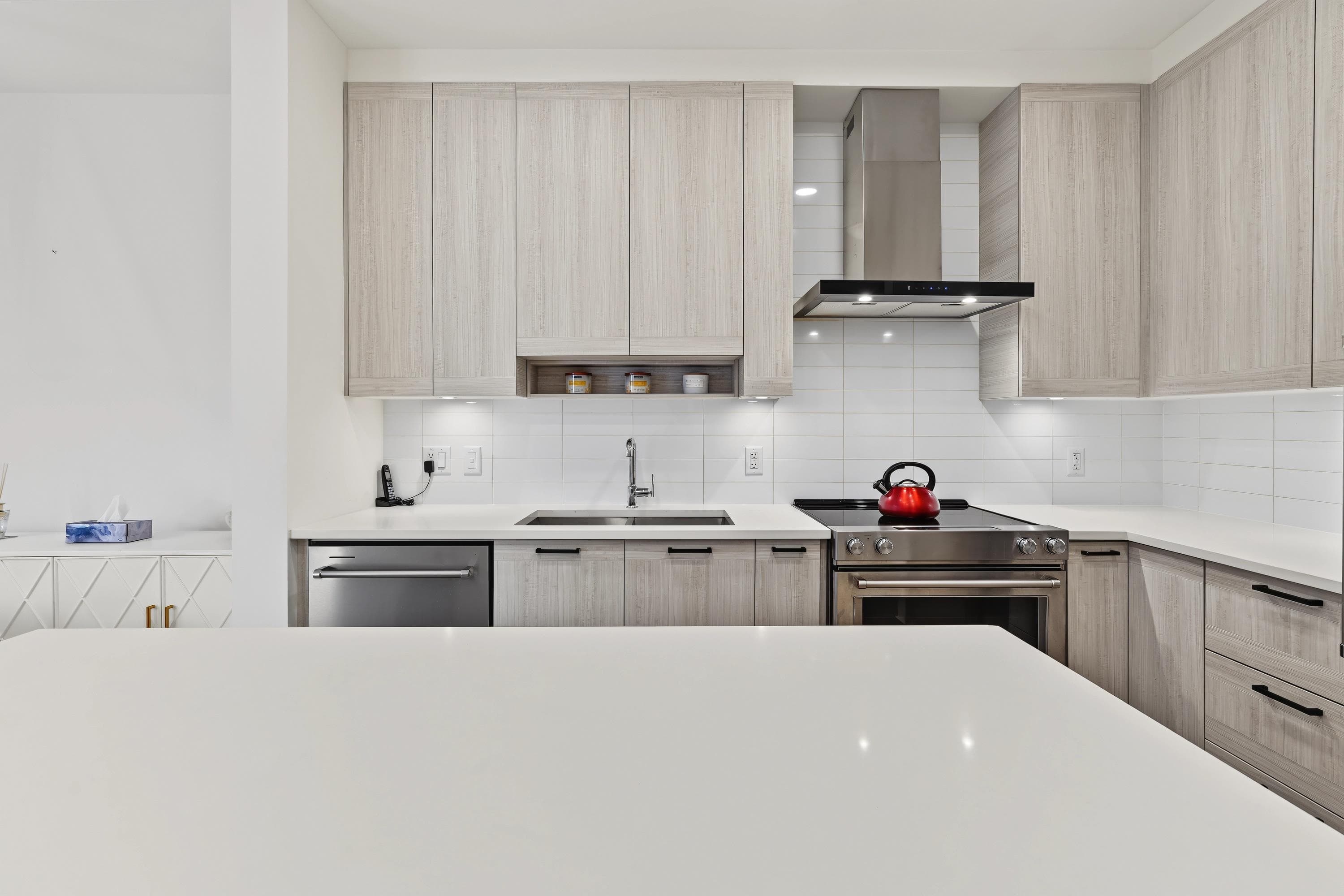 218 - 7169 14th Avenue, Burnaby, V3N 0H6 — photo 2