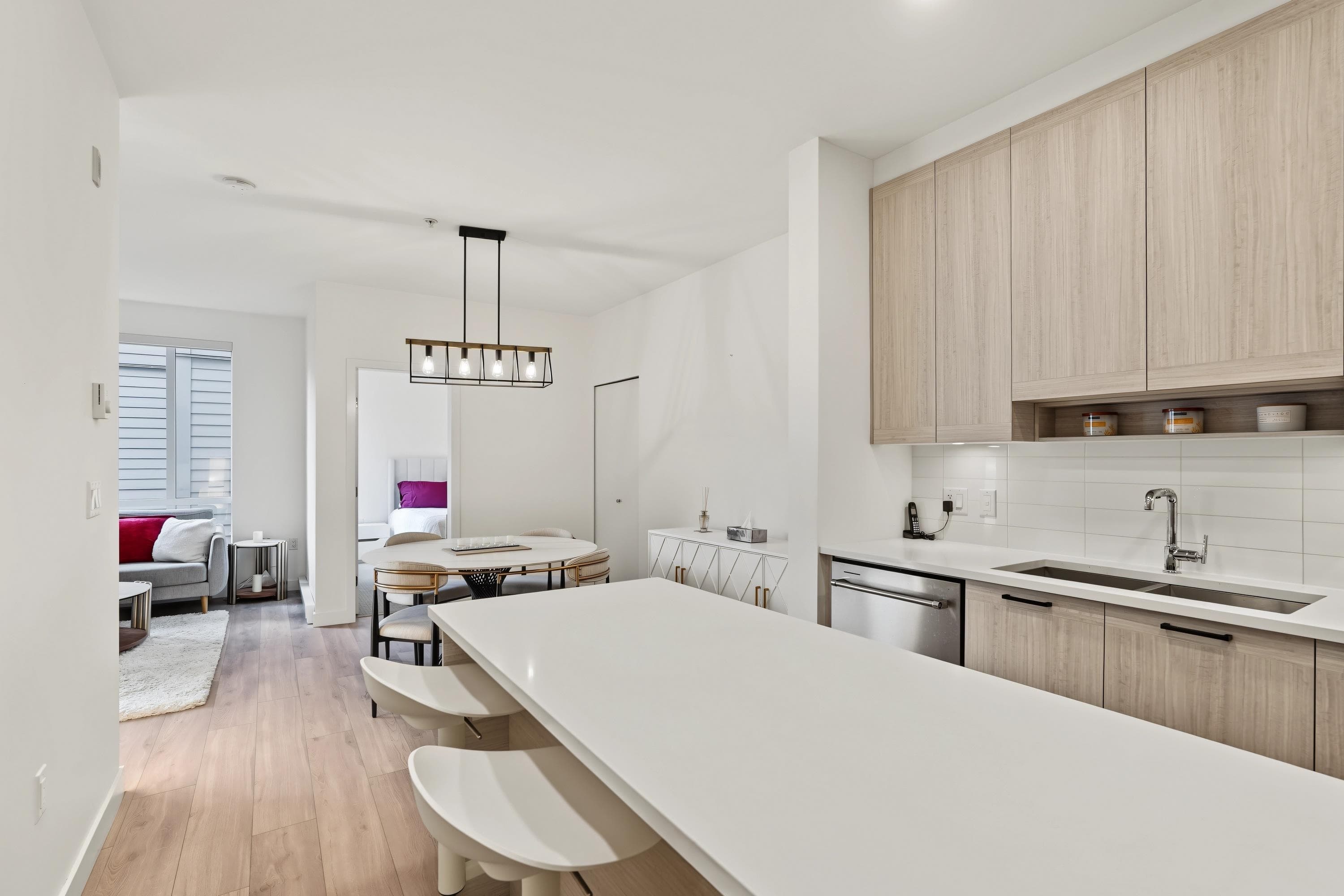 218 - 7169 14th Avenue, Burnaby, V3N 0H6 — photo 5