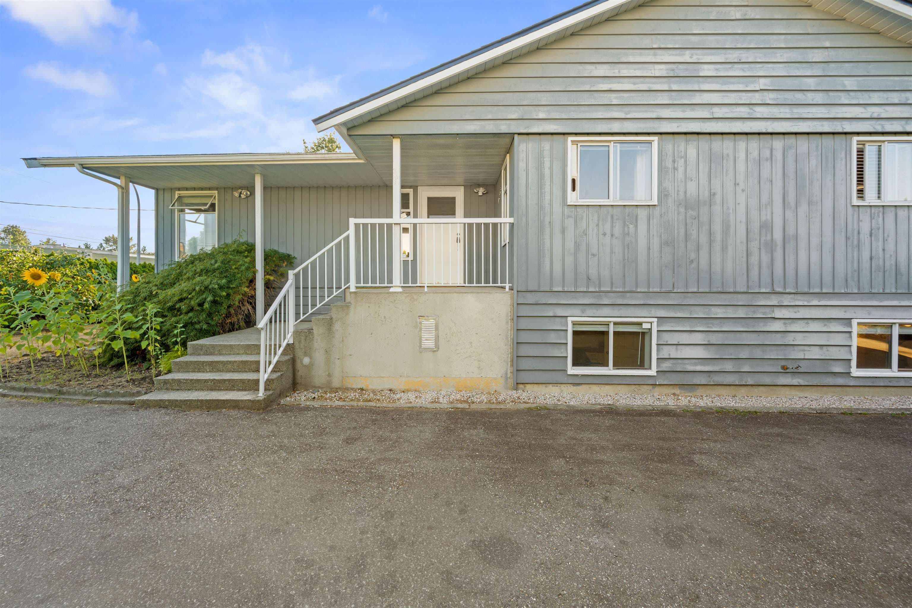 19475 116b Avenue, Pitt Meadows, V3Y 1G1 — photo 4