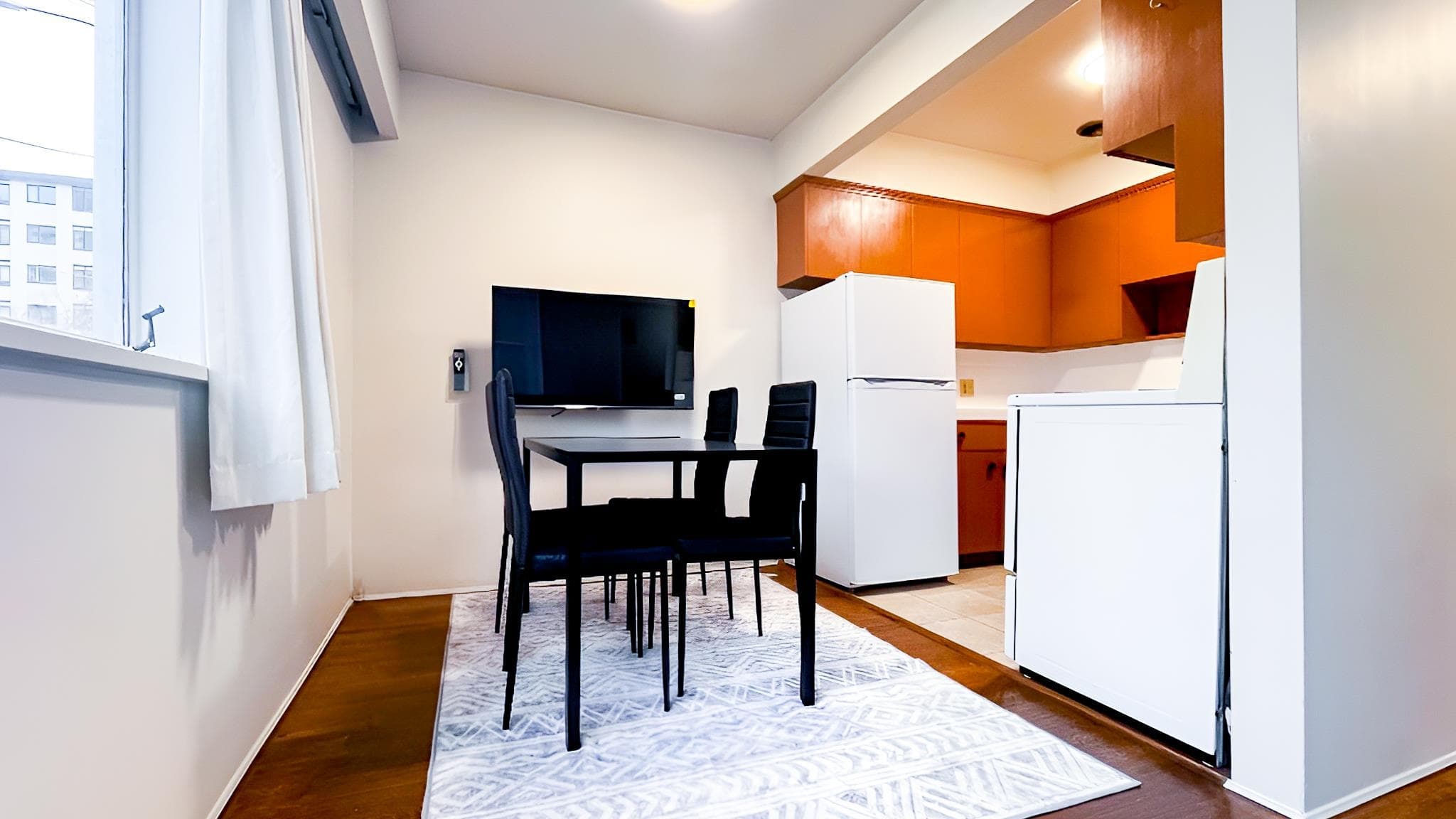 209 - 1925 Nelsonstreet, Vancouver, V6G 1K9 — photo 2