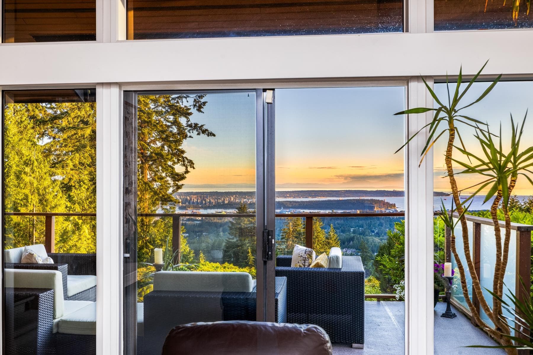 187 Rondoval Crescent, North Vancouver, V7N 2W6 — photo 3