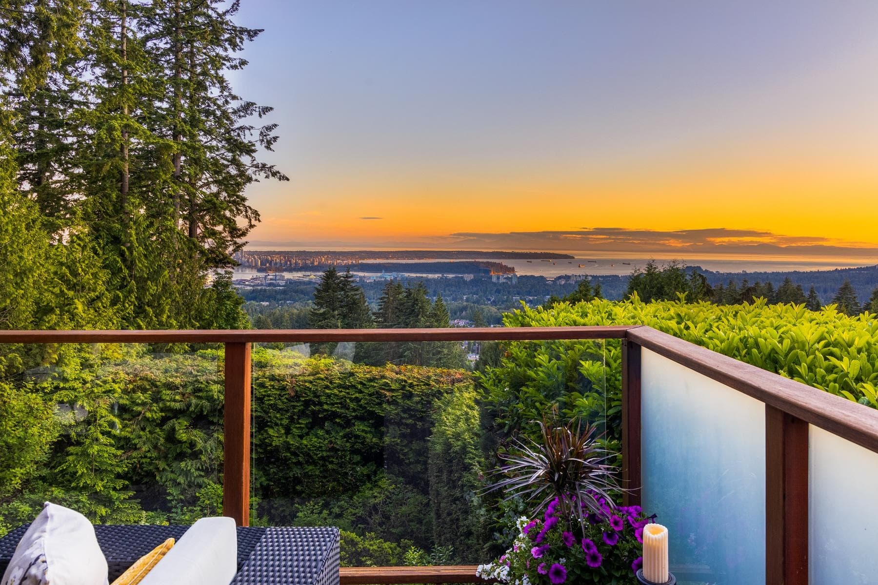 187 Rondoval Crescent, North Vancouver, V7N 2W6 — photo 4
