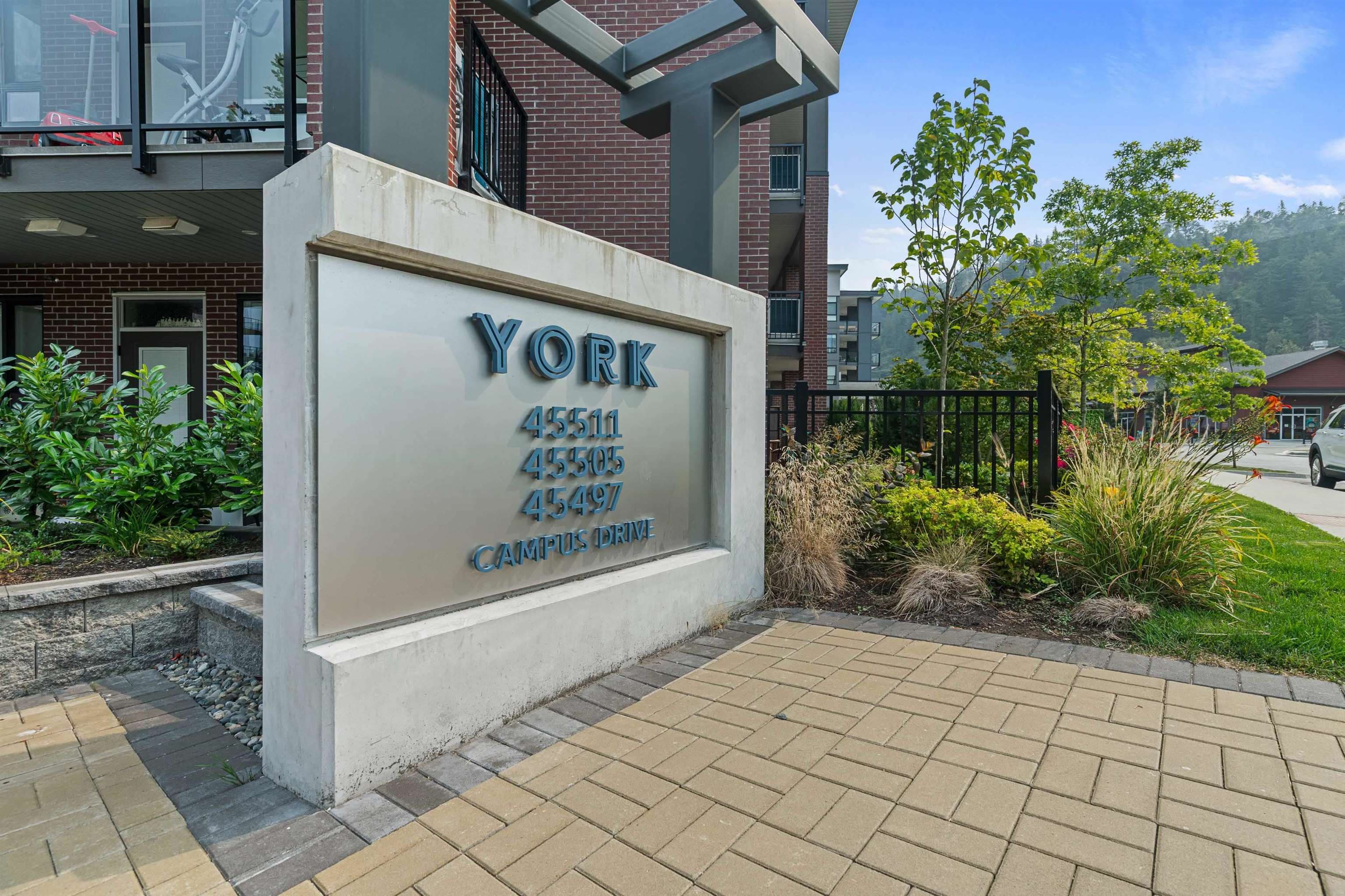 102 - 45511 Campus Drive, Chilliwack, V2R 6K8 — photo 3