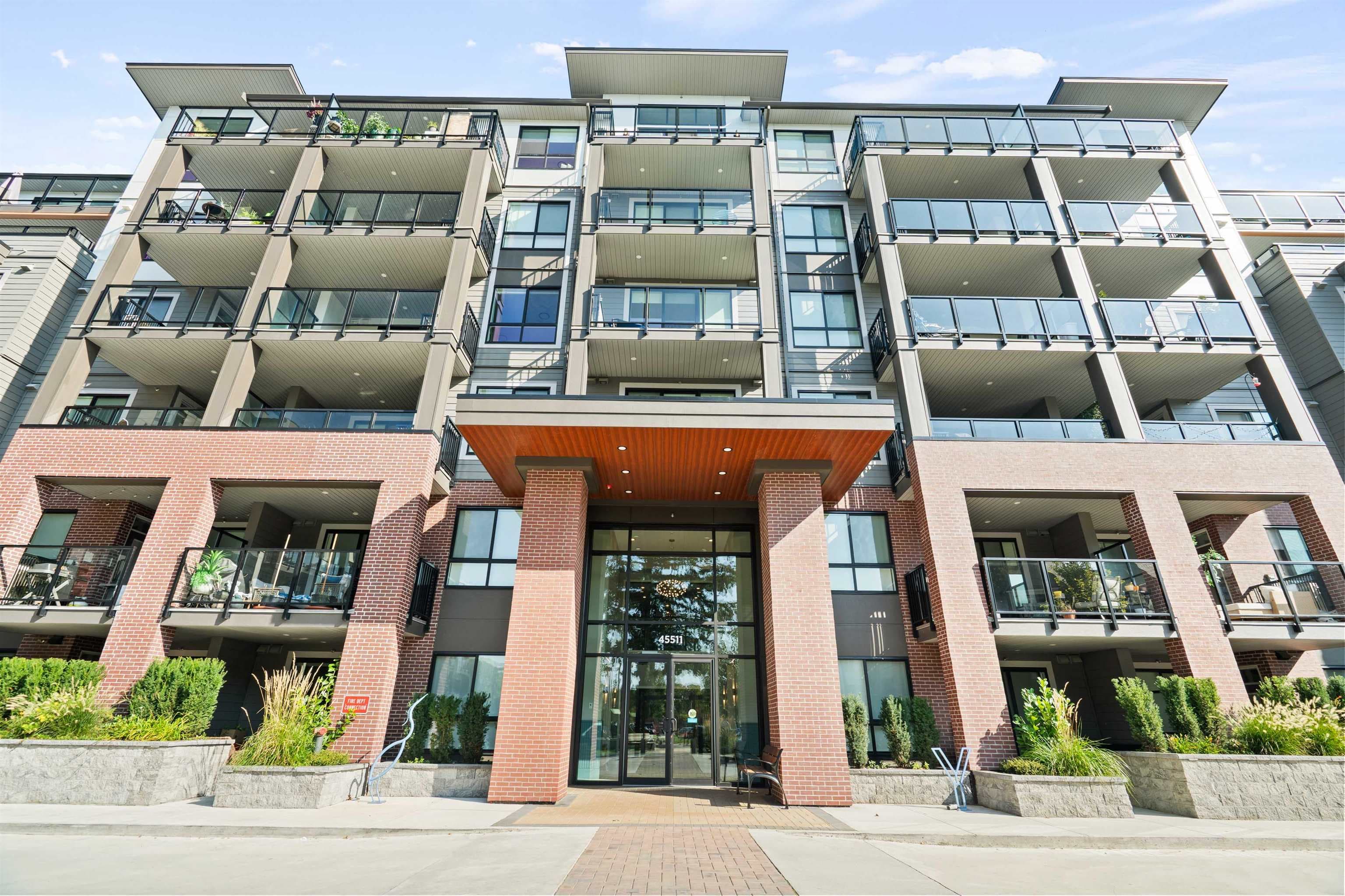 102 - 45511 Campus Drive, Chilliwack, V2R 6K8 — photo 1