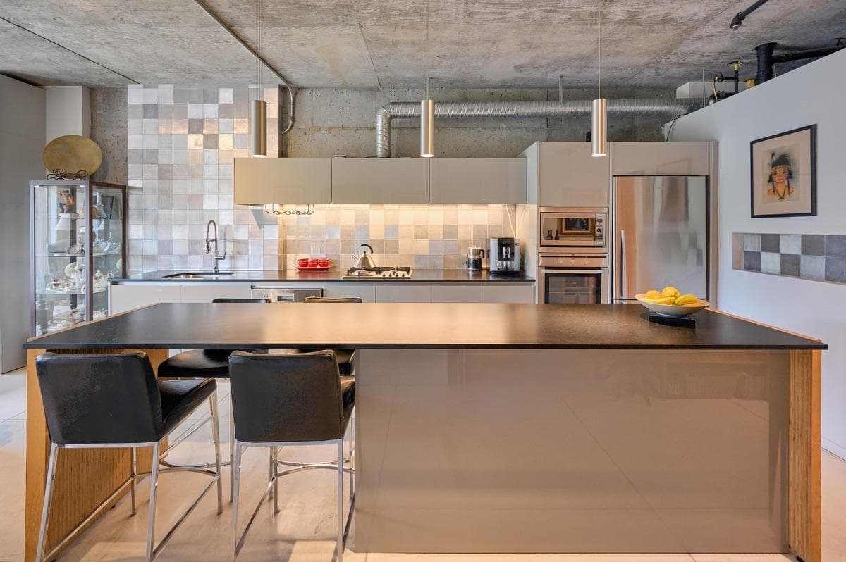 205 - 1529 W 6th Avenue, Vancouver, V6J 1R1 — photo 1