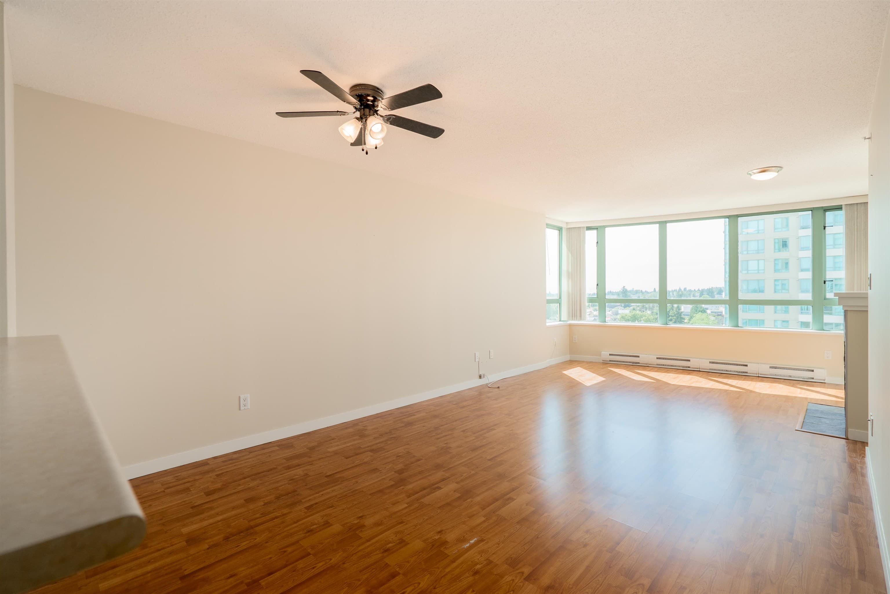 1105 - 6659 Southoaks Crescent, Burnaby, V5E 4M9 — photo 4