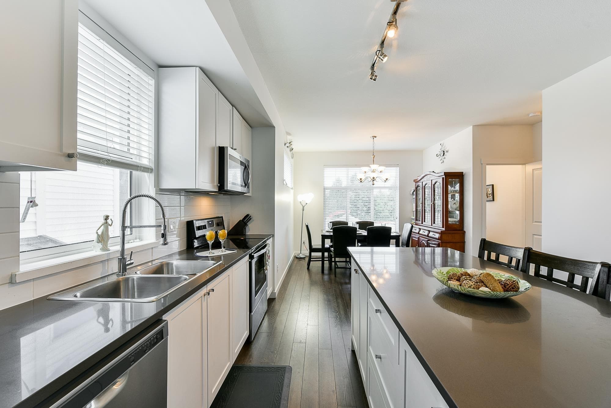 51 - 8130 136a Street, Surrey, V3W 1H9 — photo 3