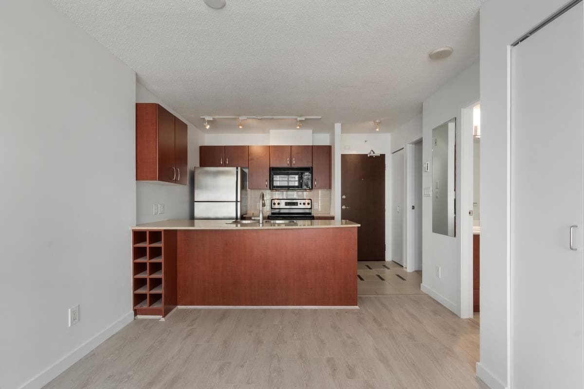 2606 - 610 Granville Street, Vancouver, V6C 3T3 — photo 4