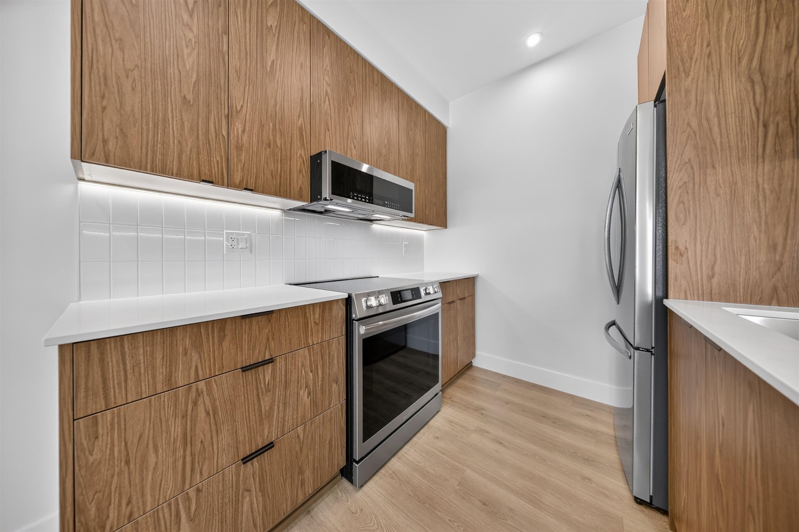 303 - 46187 Thomas Road, Chilliwack, V2R 6N9 — photo 3