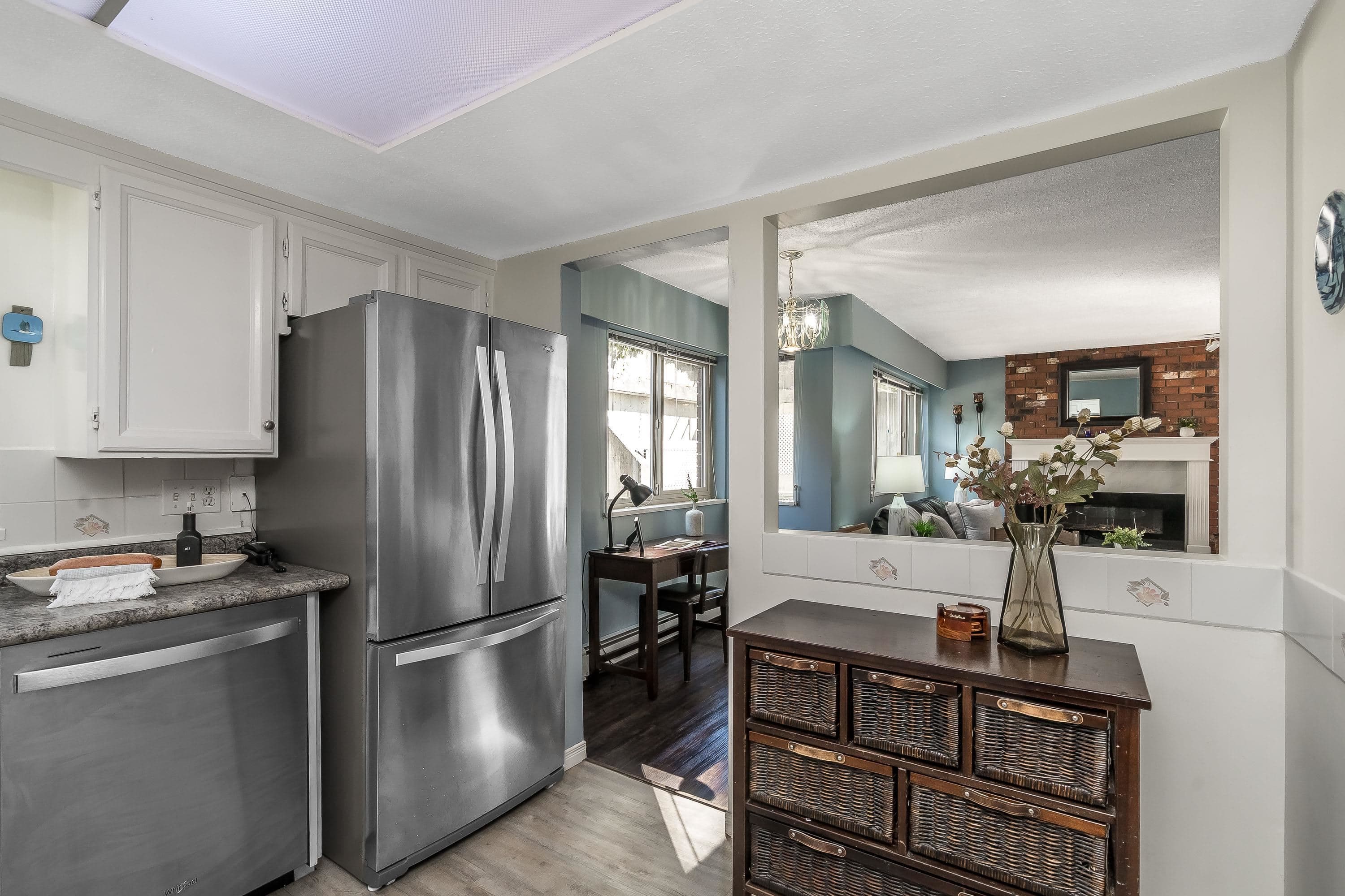 102 - 1368 Foster Street, White Rock, V4B 3X4 — photo 4