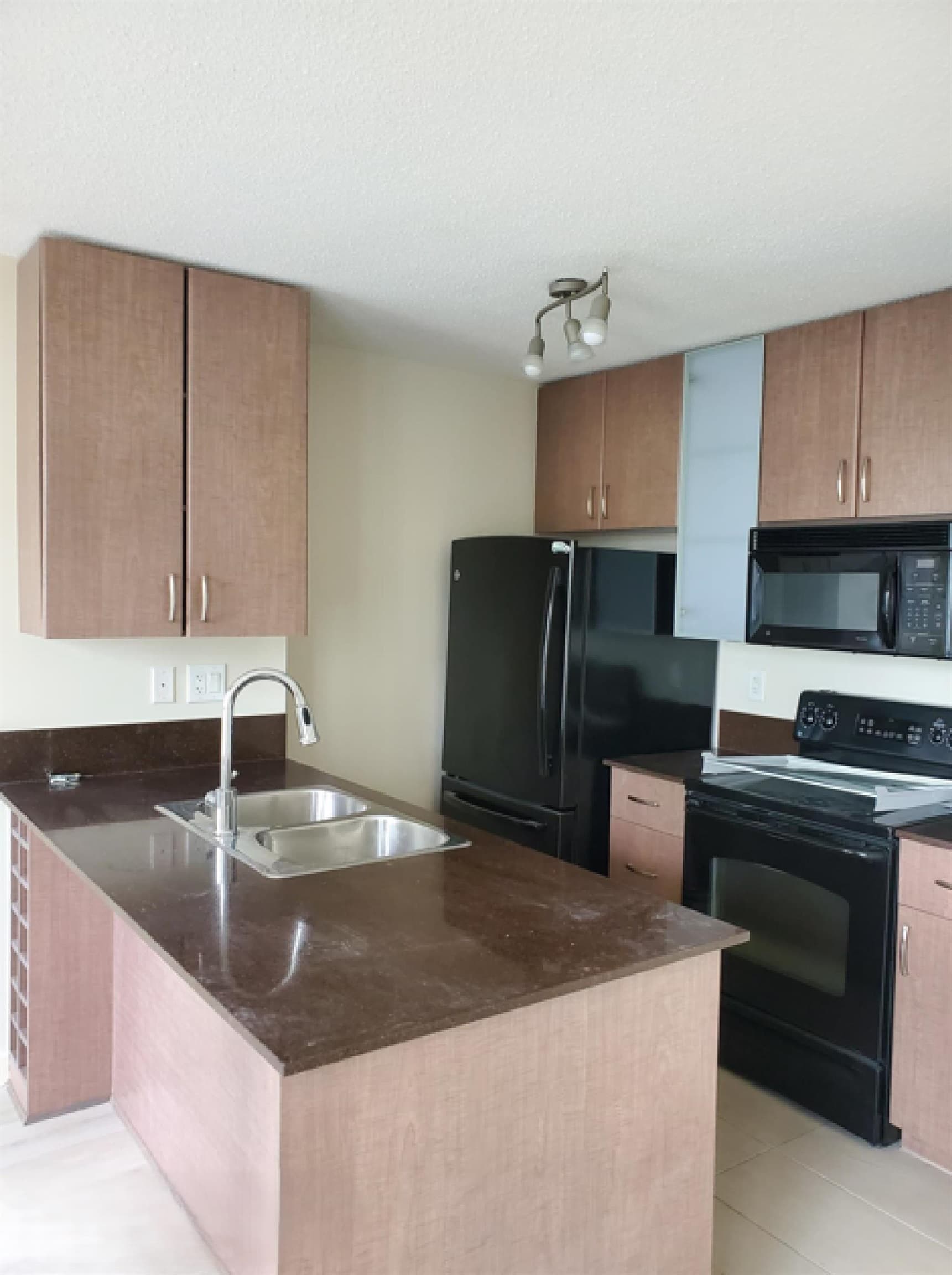1302 - 977 Mainland Street, Vancouver, V6B 1T2 — photo 2