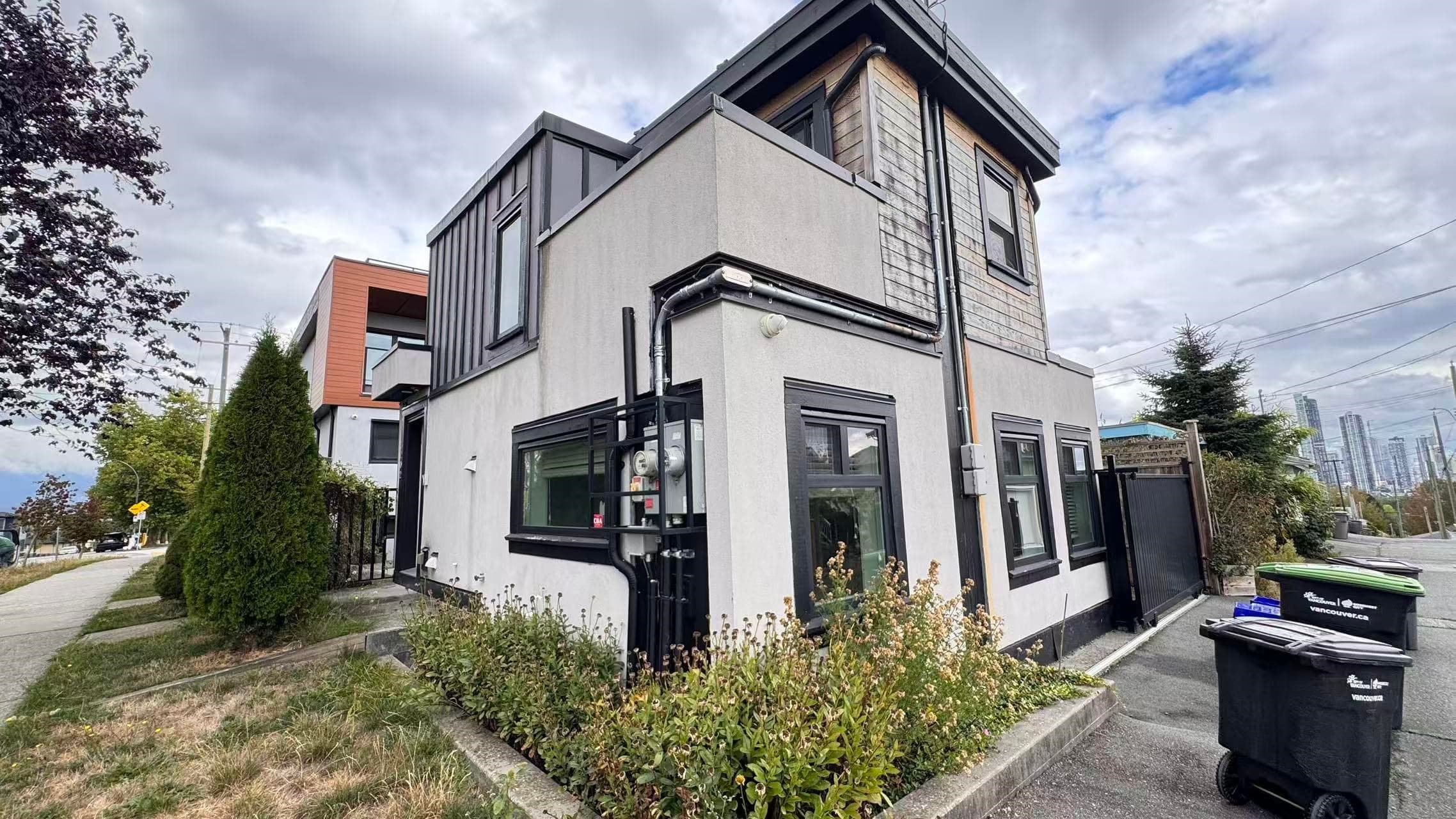 Laneway House - 3202 E 5th Avenue, Vancouver