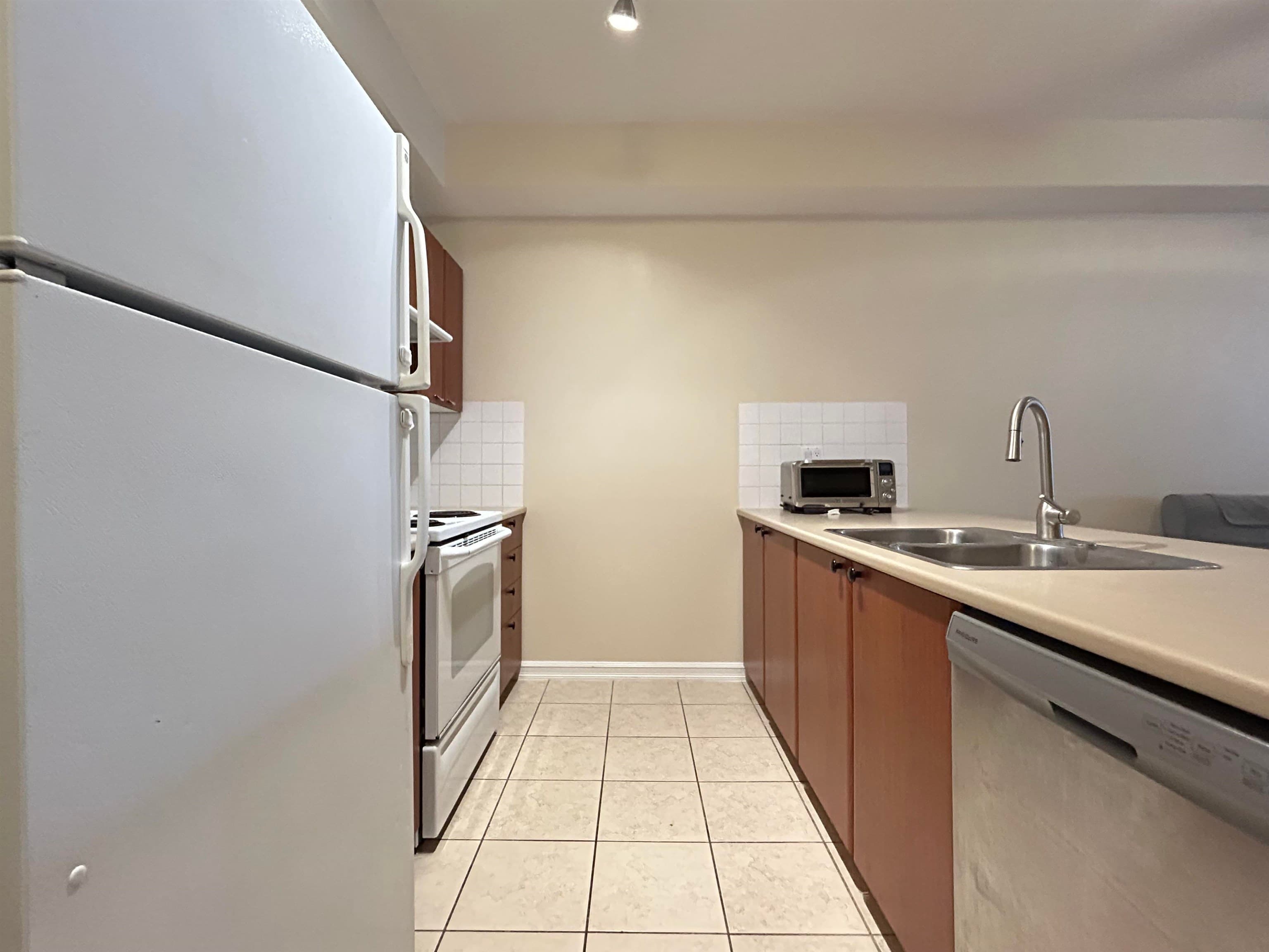 411 - 10088 148 Street, Surrey
