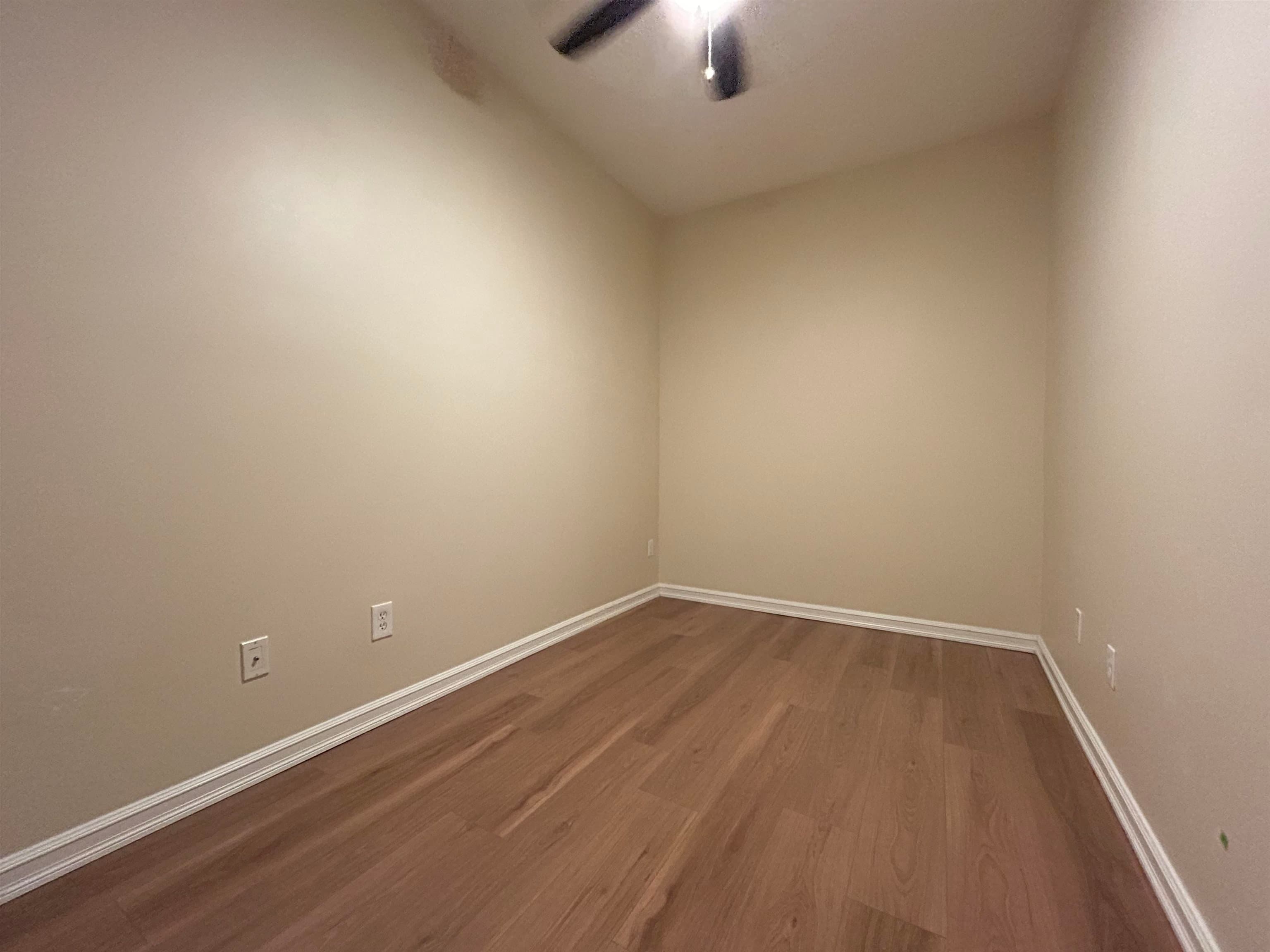 411 - 10088 148 Street, Surrey, V3R 3M9 — photo 5