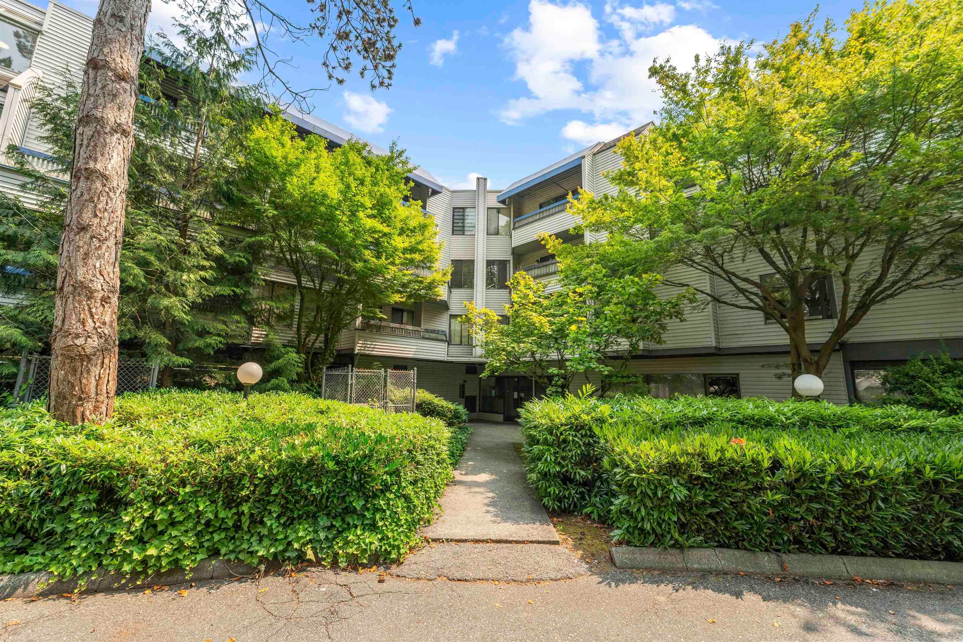 302 - 5800 Cooney Road, Richmond
