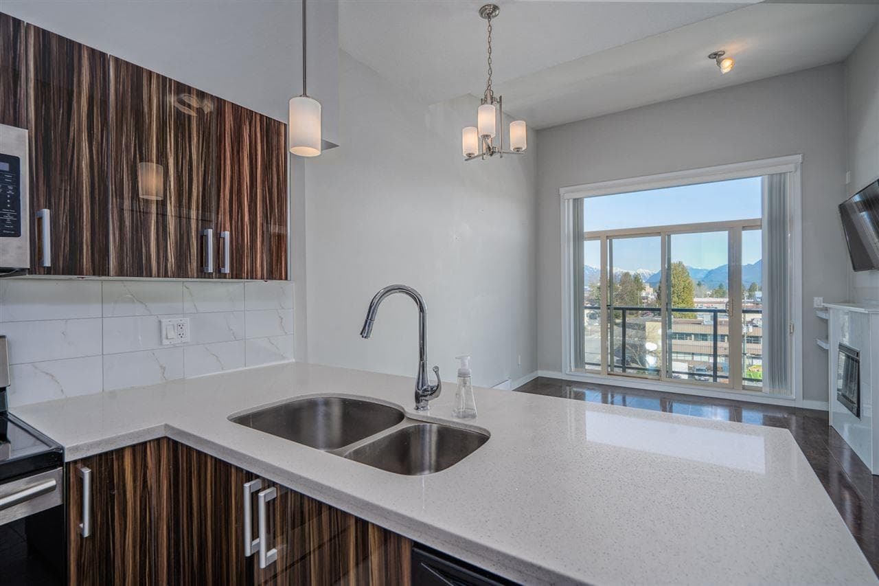 PH 606 - 22318 Lougheed Highway, Maple Ridge, V2X 2T4 — photo 4