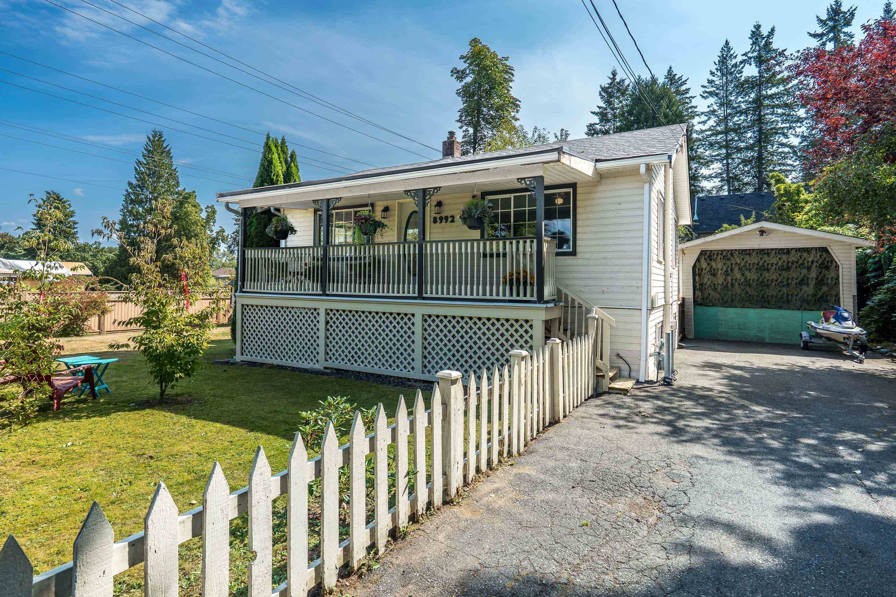 8992 Royal Street, Langley, V1M 2R9 — photo 1