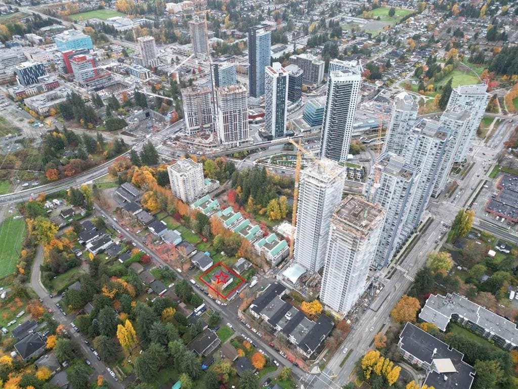 9937 138 Street, Surrey, V3T 5E3 — photo 1