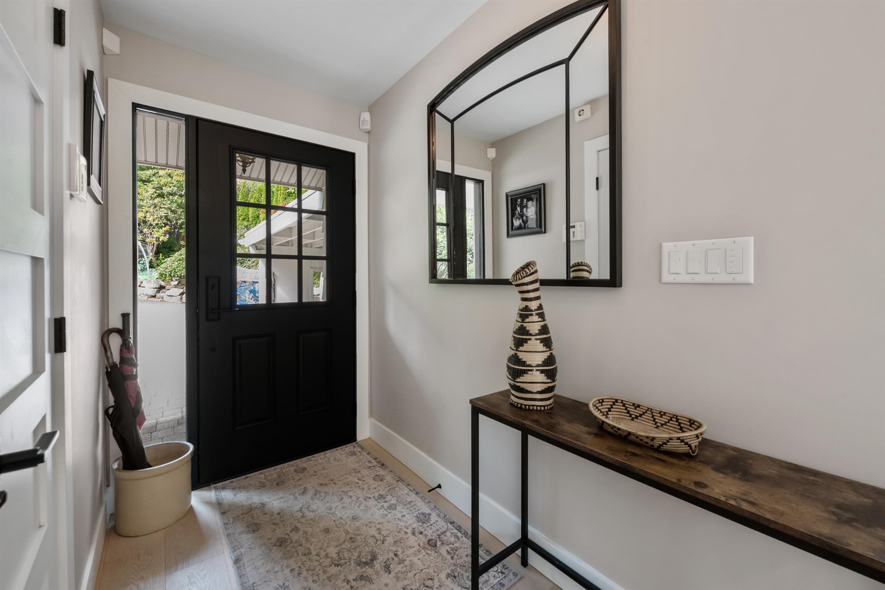 6240 St. Georges Avenue, West Vancouver, V7W 1Z7 — photo 2