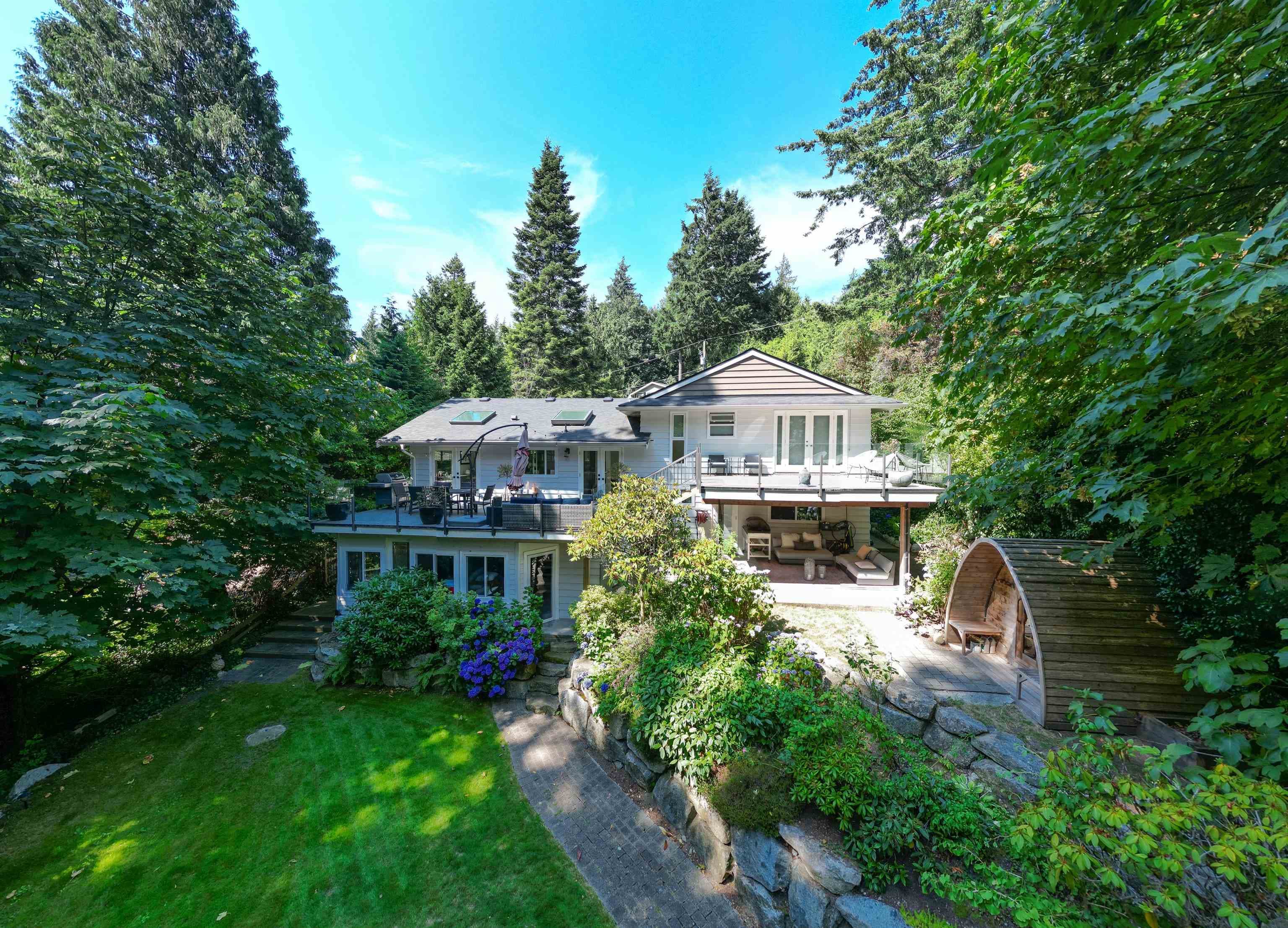 6240 St. Georges Avenue, West Vancouver, V7W 1Z7 — photo 1