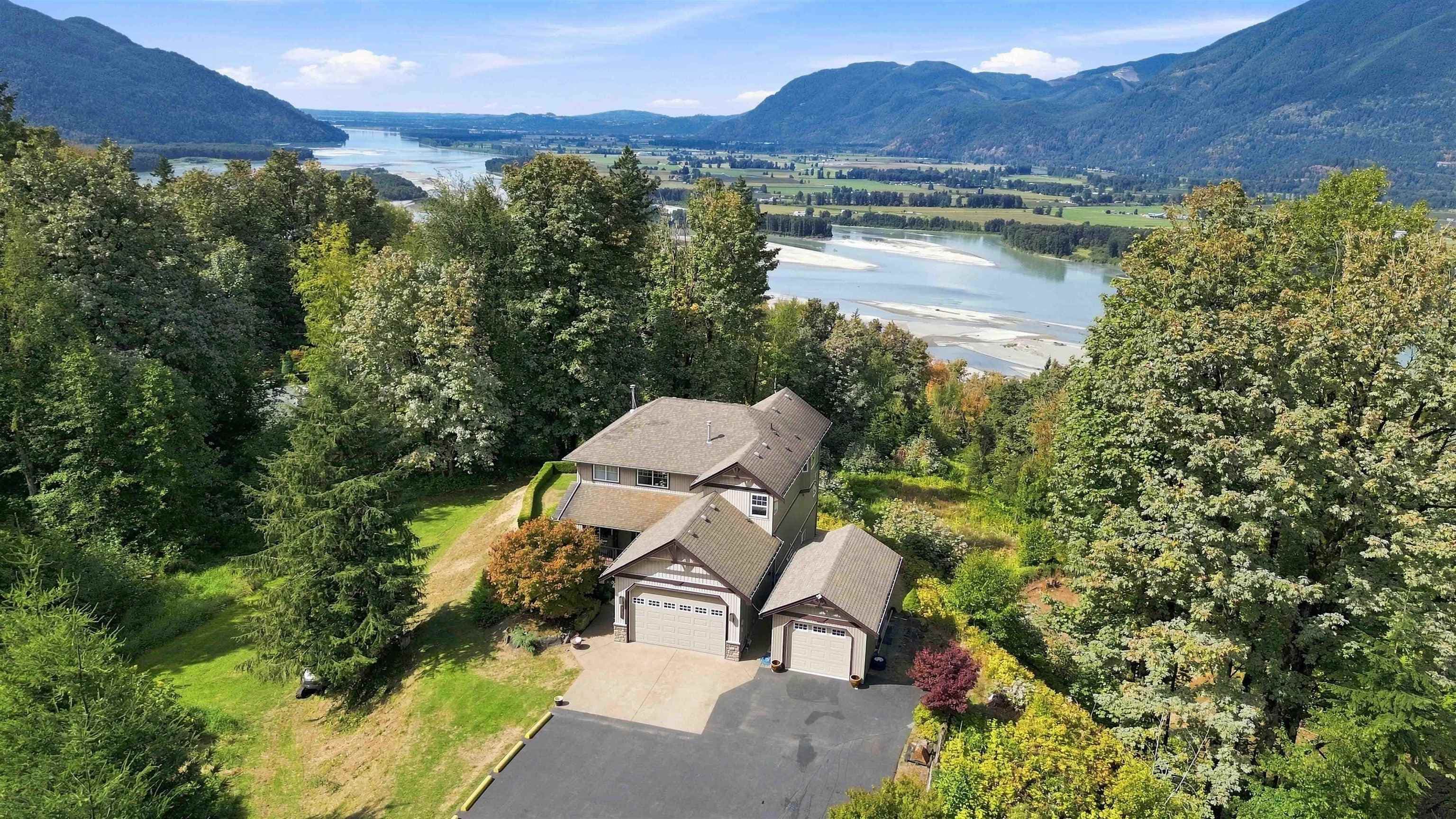 43251 Salmonberry Drive, Chilliwack, V2R 4A4 — photo 1