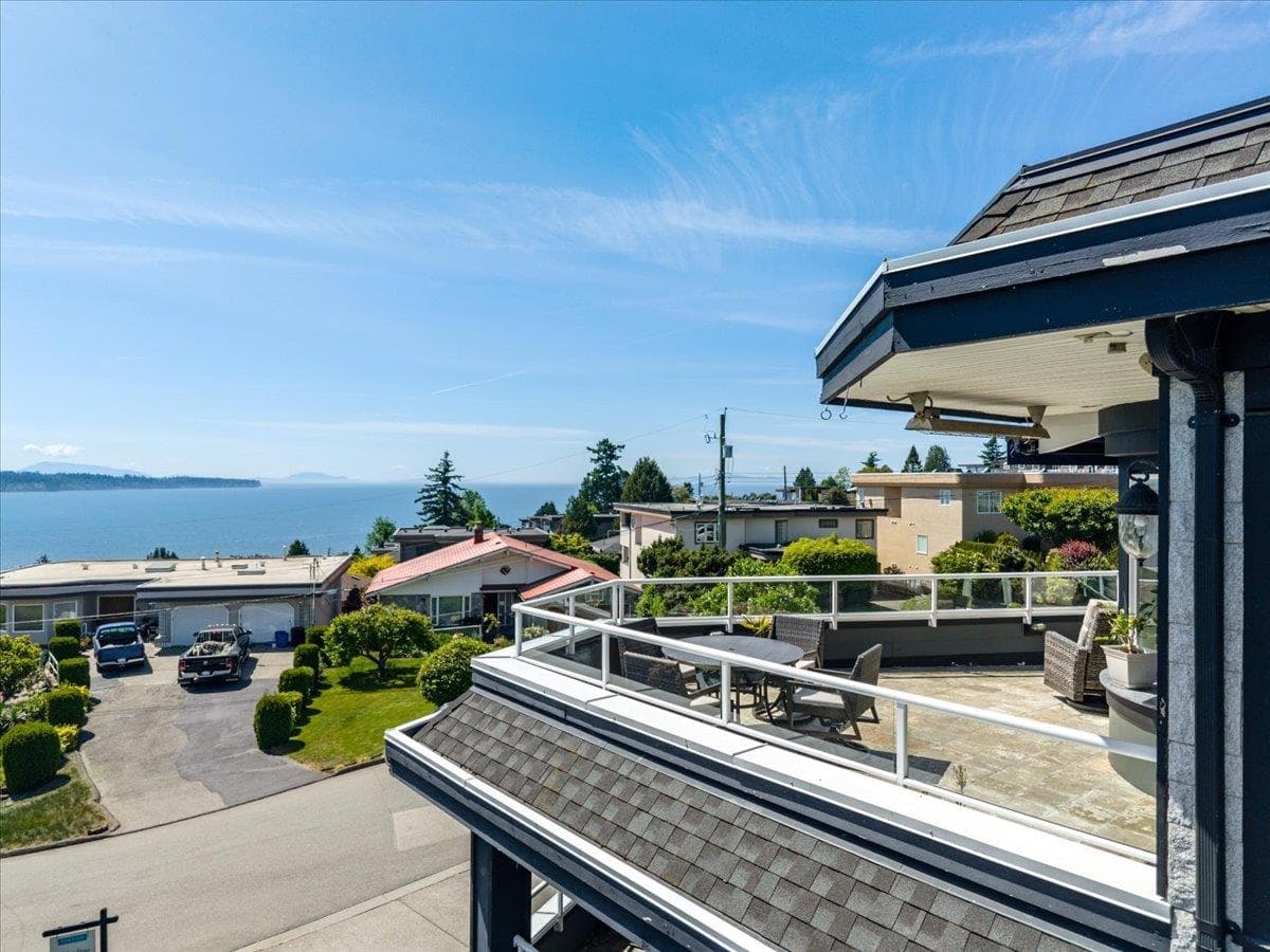 1087 Finlay Street, White Rock, V4B 4K7 — photo 4