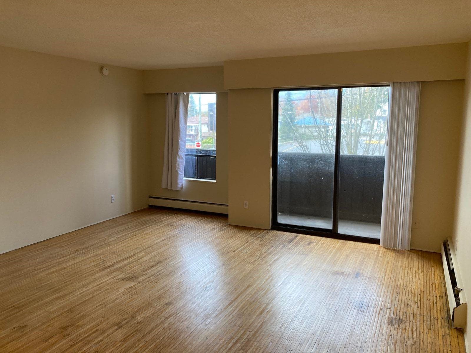 211 - 3570 E Hastings Street, Vancouver, V5K 2A7 — photo 2