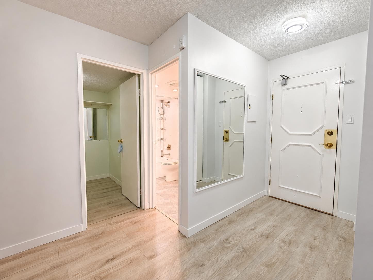 409 - 2024 W Fullerton Avenue, North Vancouver, V7P 3G8 — photo 2
