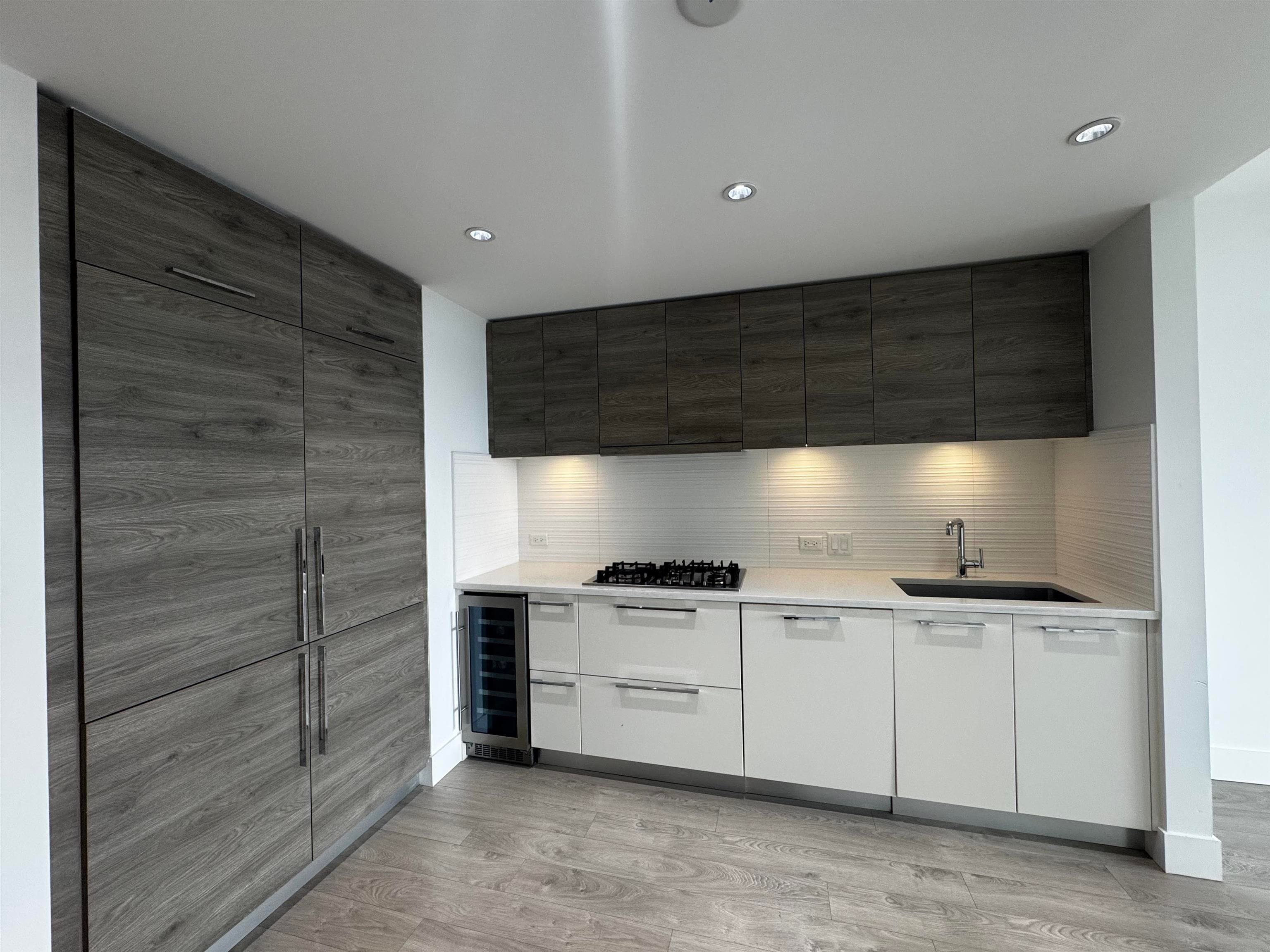 709 - 7388 Kingsway, Burnaby