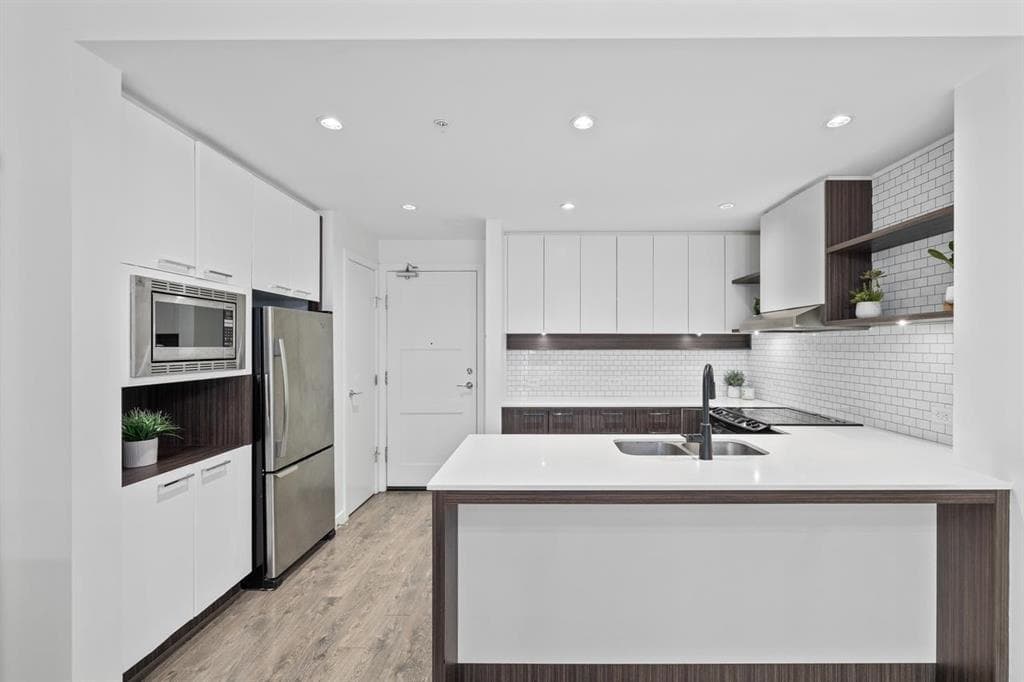 553 Foster Avenue, Coquitlam