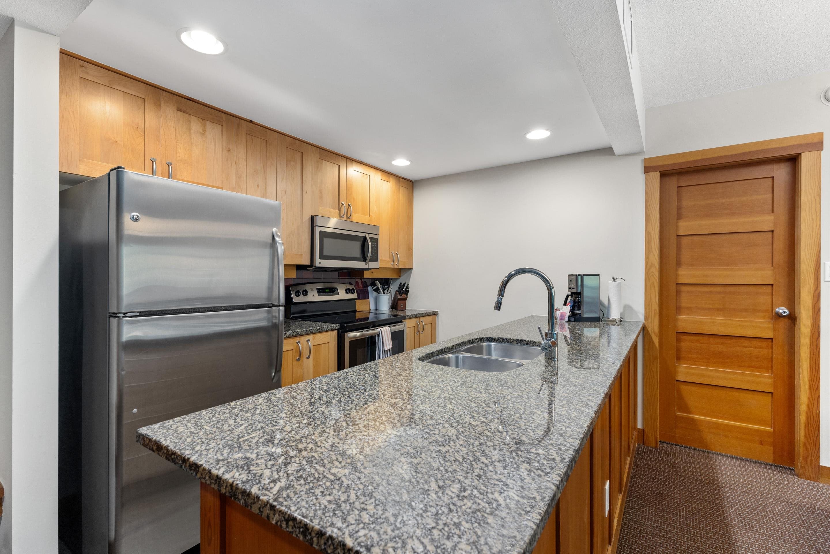 432A - 2036 London Lane, Whistler, V8E 0N7 — photo 5