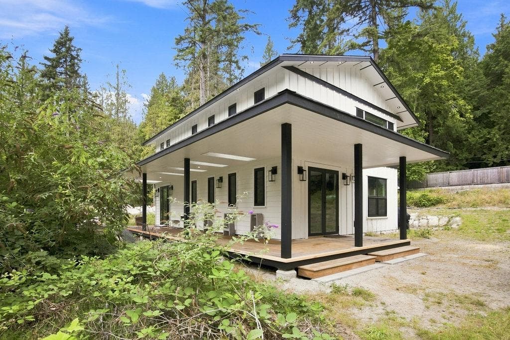1535 Margaret Road, Roberts Creek, V0N 2W2 — photo 1