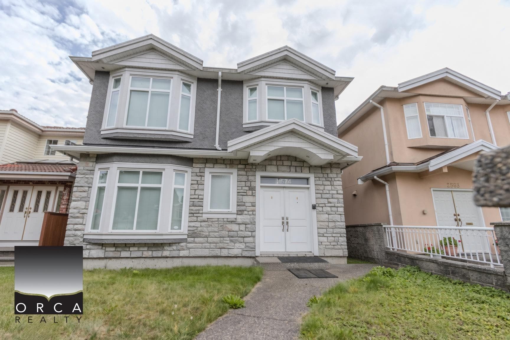 2572 E 2nd Avenue, Vancouver