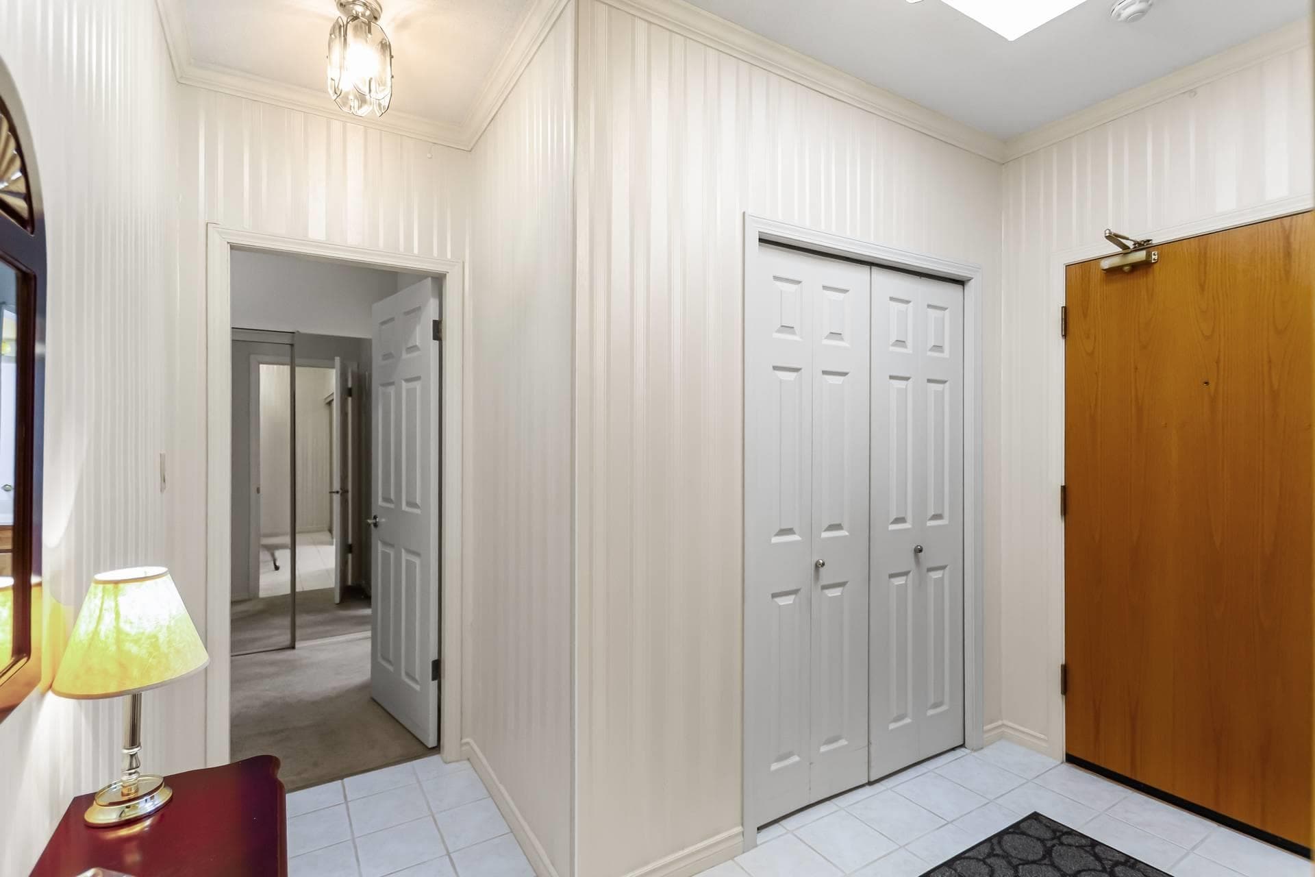 313 - 15300 17 Avenue, Surrey, V4A 8Y6 — photo 2