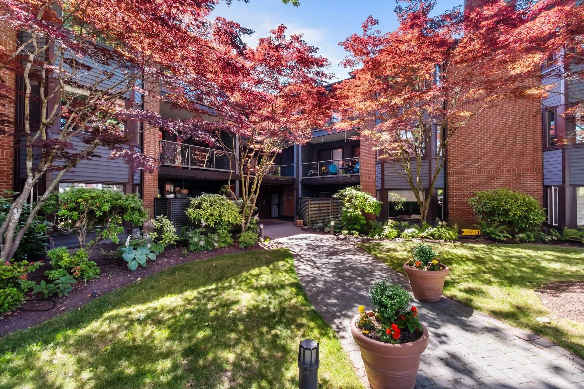 313 - 15300 17 Avenue, Surrey, V4A 8Y6 — photo 1
