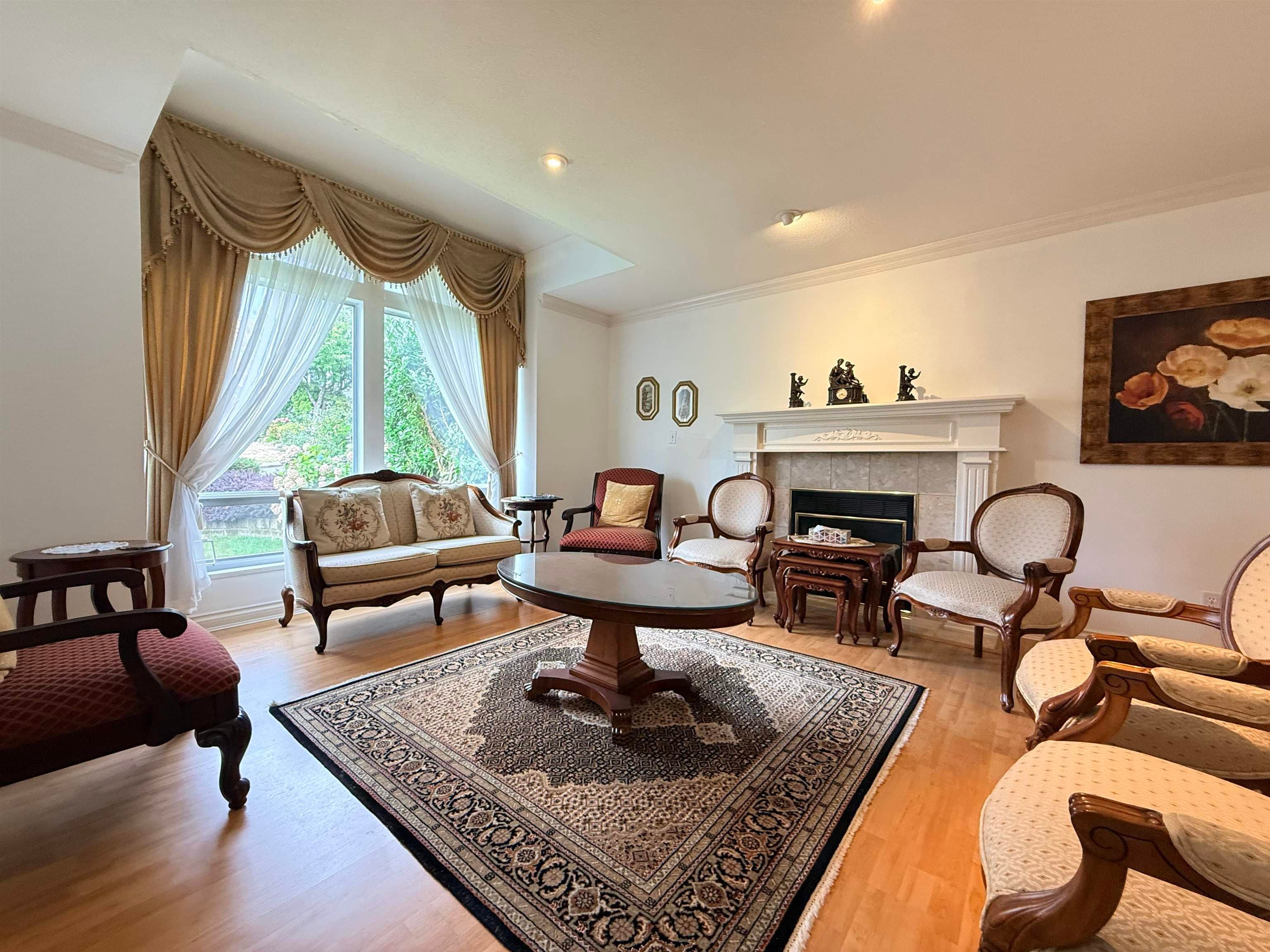 Main House - 335 W 27th Street, North Vancouver, V7N 2H5 — photo 2