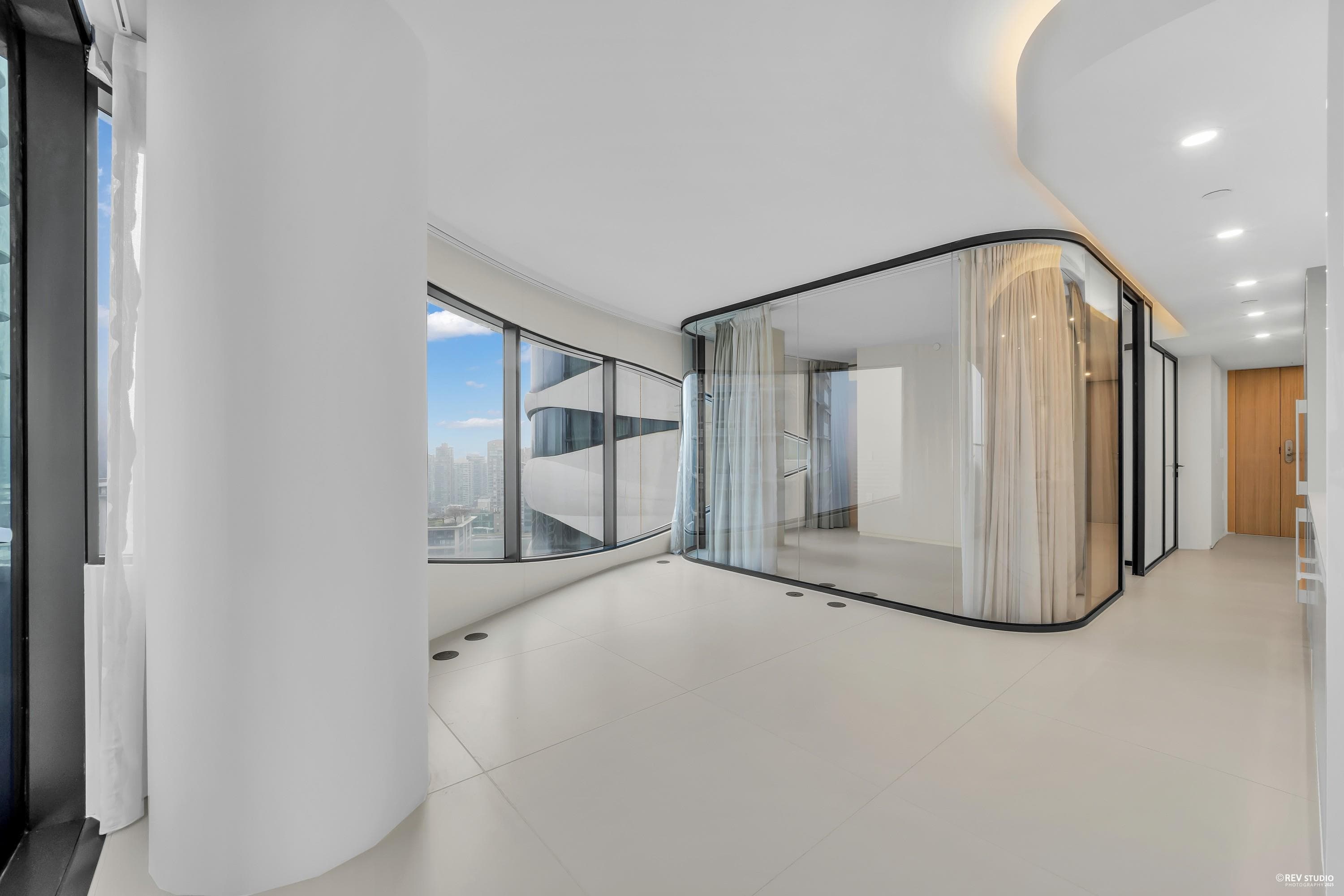 1033 Nelson Street, Vancouver, V6E 0E5 — photo 3