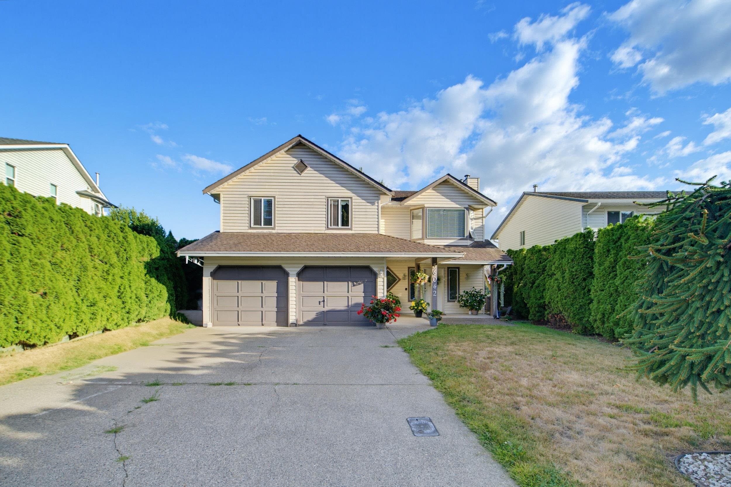 36042 Southridge Place, Abbotsford, V3G 1E2 — photo 1