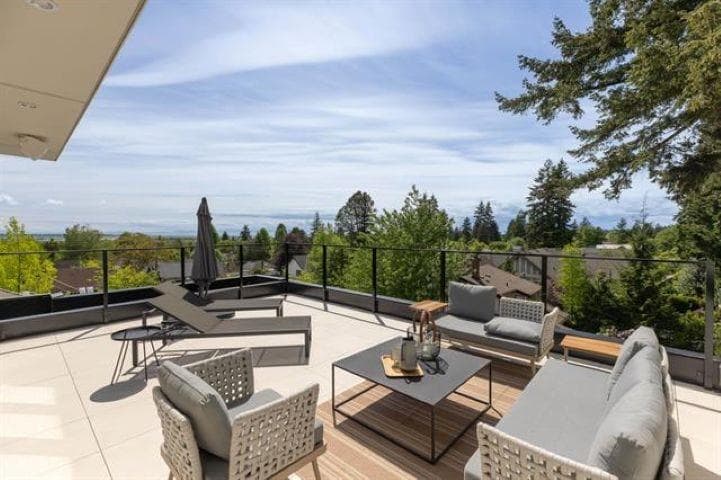 2 - 5061 Blenheim Street, Vancouver