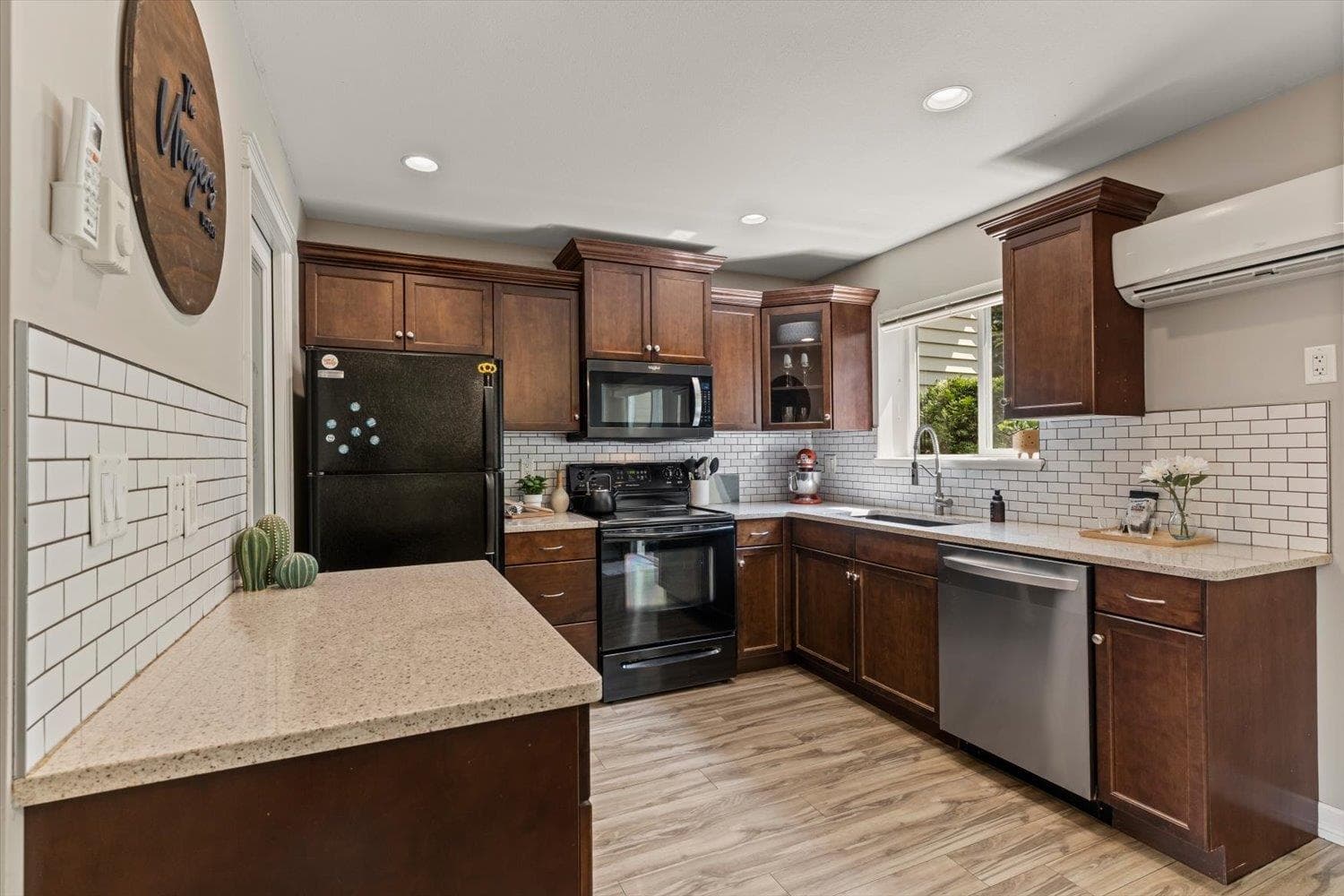 18 - 46778 Hudson Road, Chilliwack, V2R 0K4 — photo 1