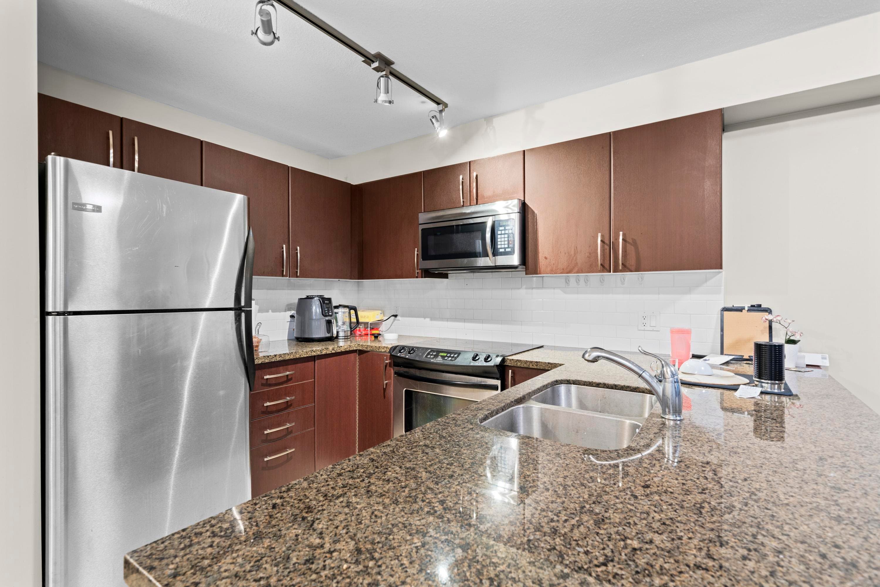 209 - 7337 Macpherson Avenue, Burnaby, V5J 0A9 — photo 5