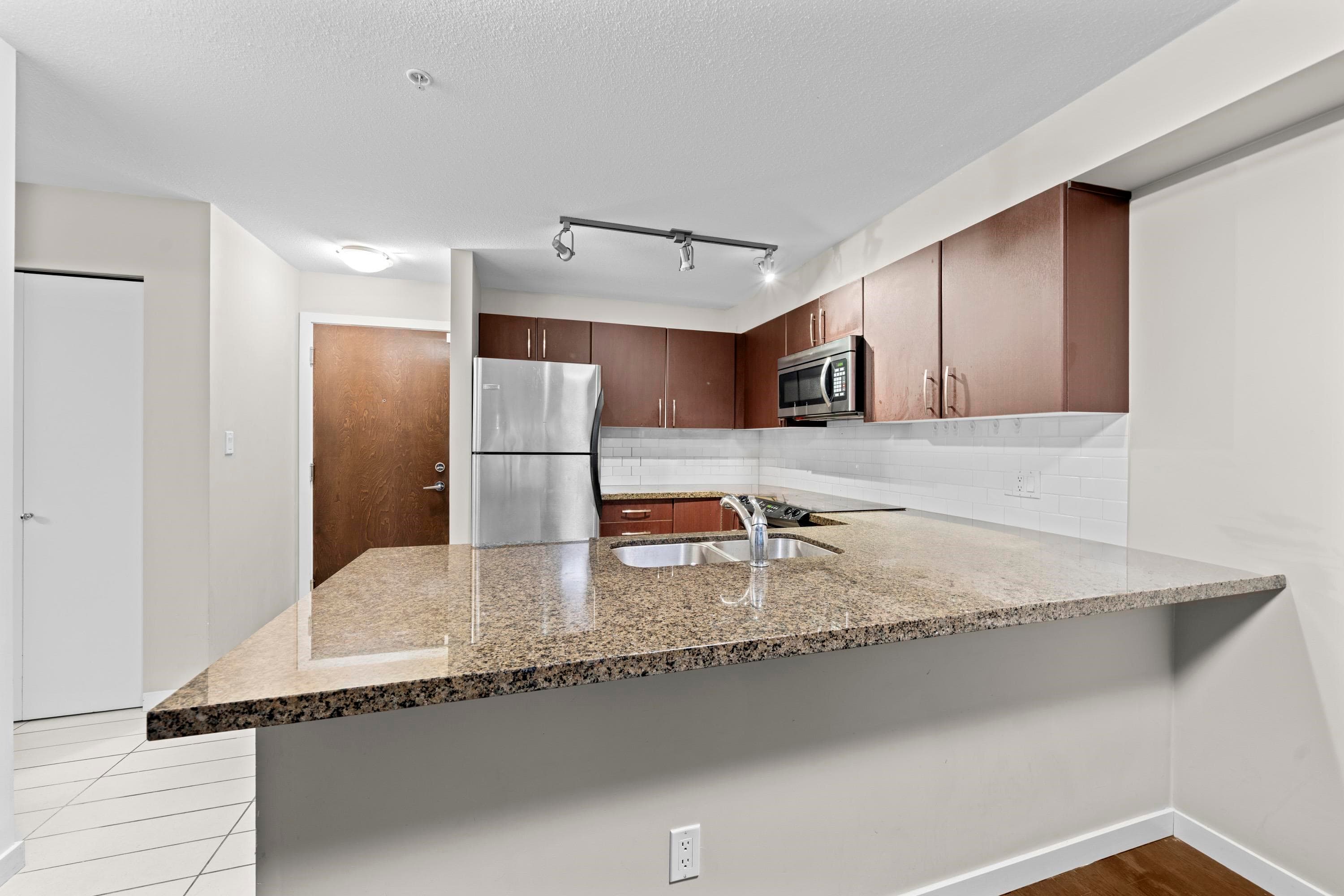 209 - 7337 Macpherson Avenue, Burnaby, V5J 0A9 — photo 4