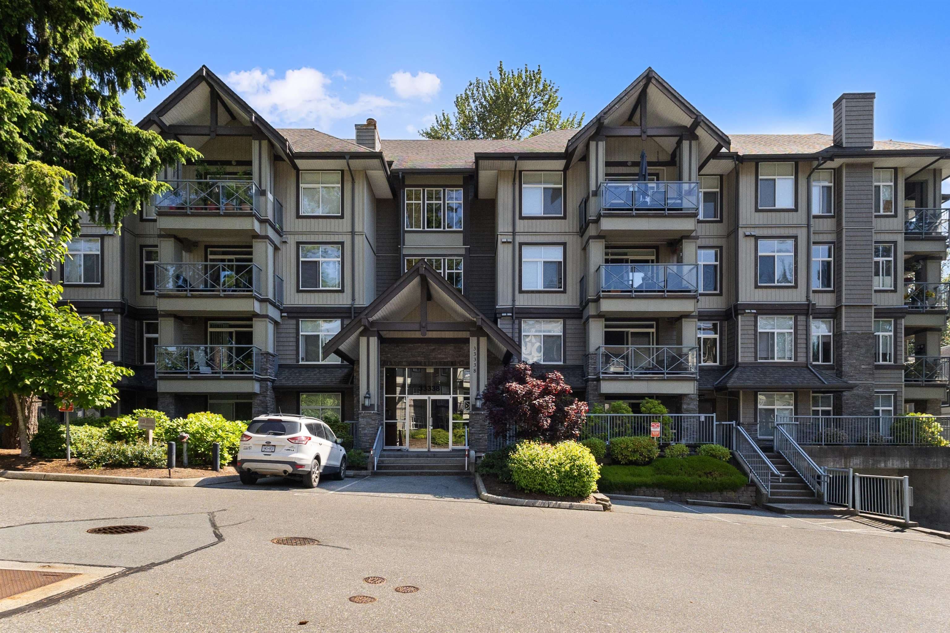 406 - 33338 E Bourquin Crescent, Abbotsford, V2S 1Y1 — photo 1