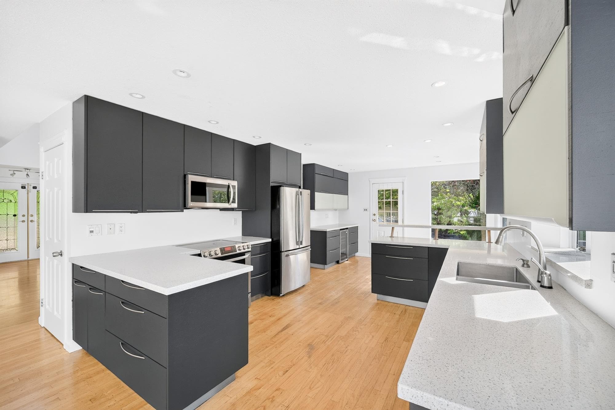 16290 78a Avenue, Surrey, V4N 0M8 — photo 3