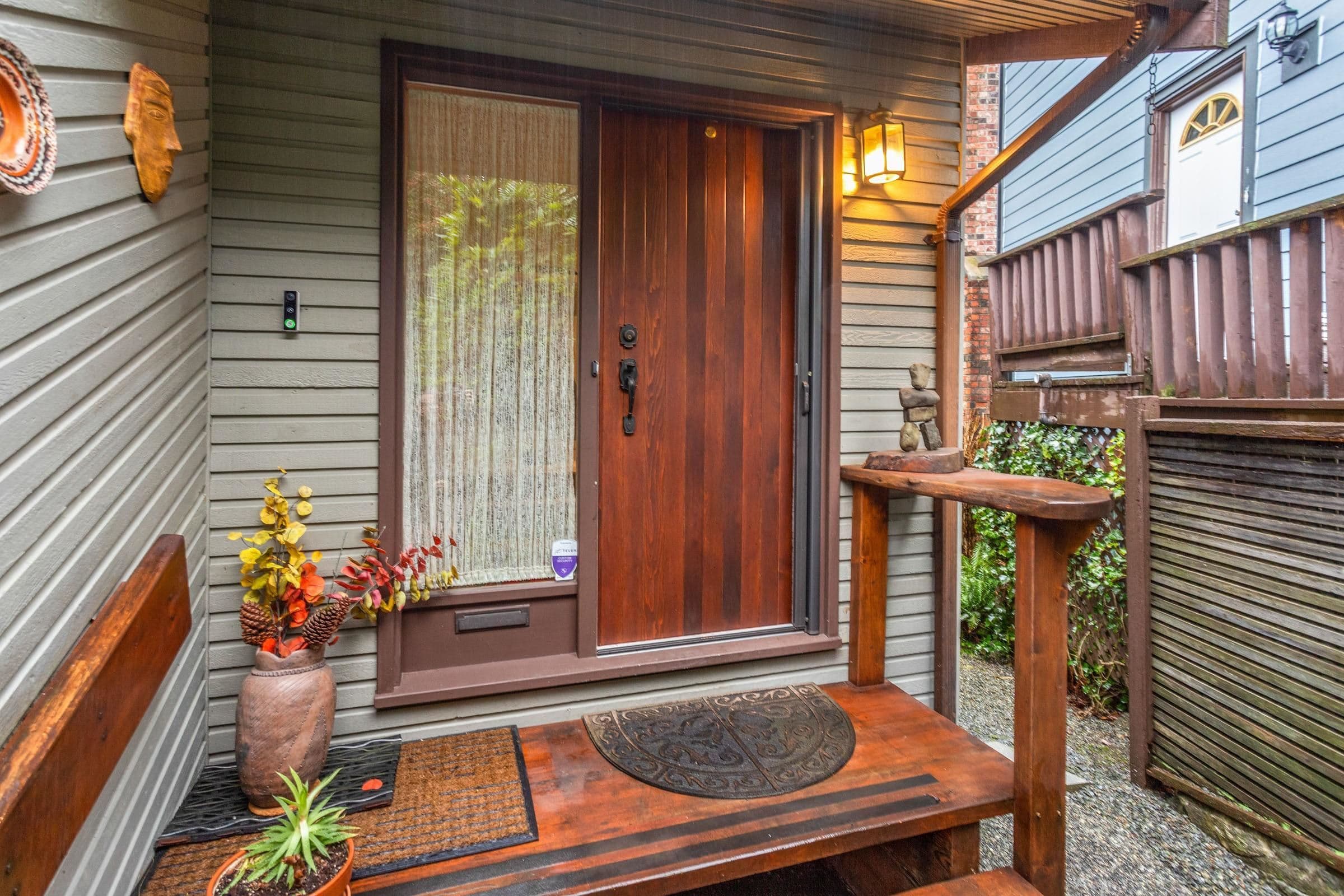 5639 White Pine Lane, North Vancouver, V7R 4S1 — photo 2