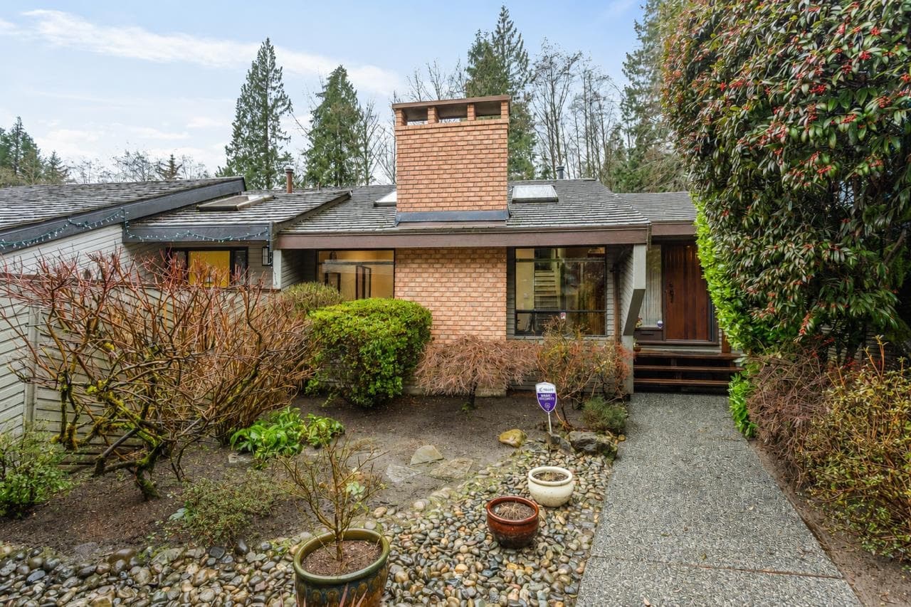 5639 White Pine Lane, North Vancouver, V7R 4S1 — photo 1