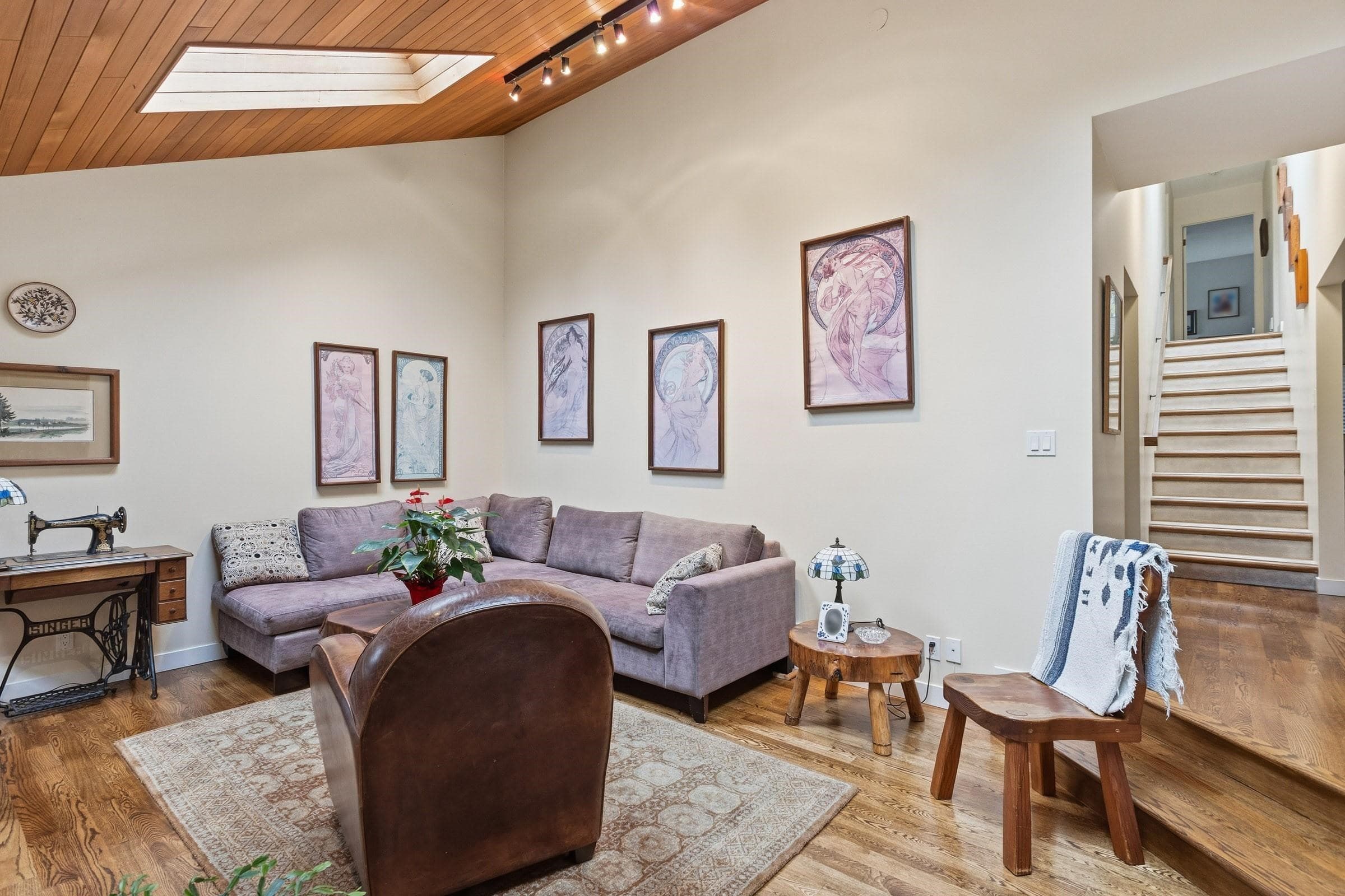 5639 White Pine Lane, North Vancouver, V7R 4S1 — photo 4
